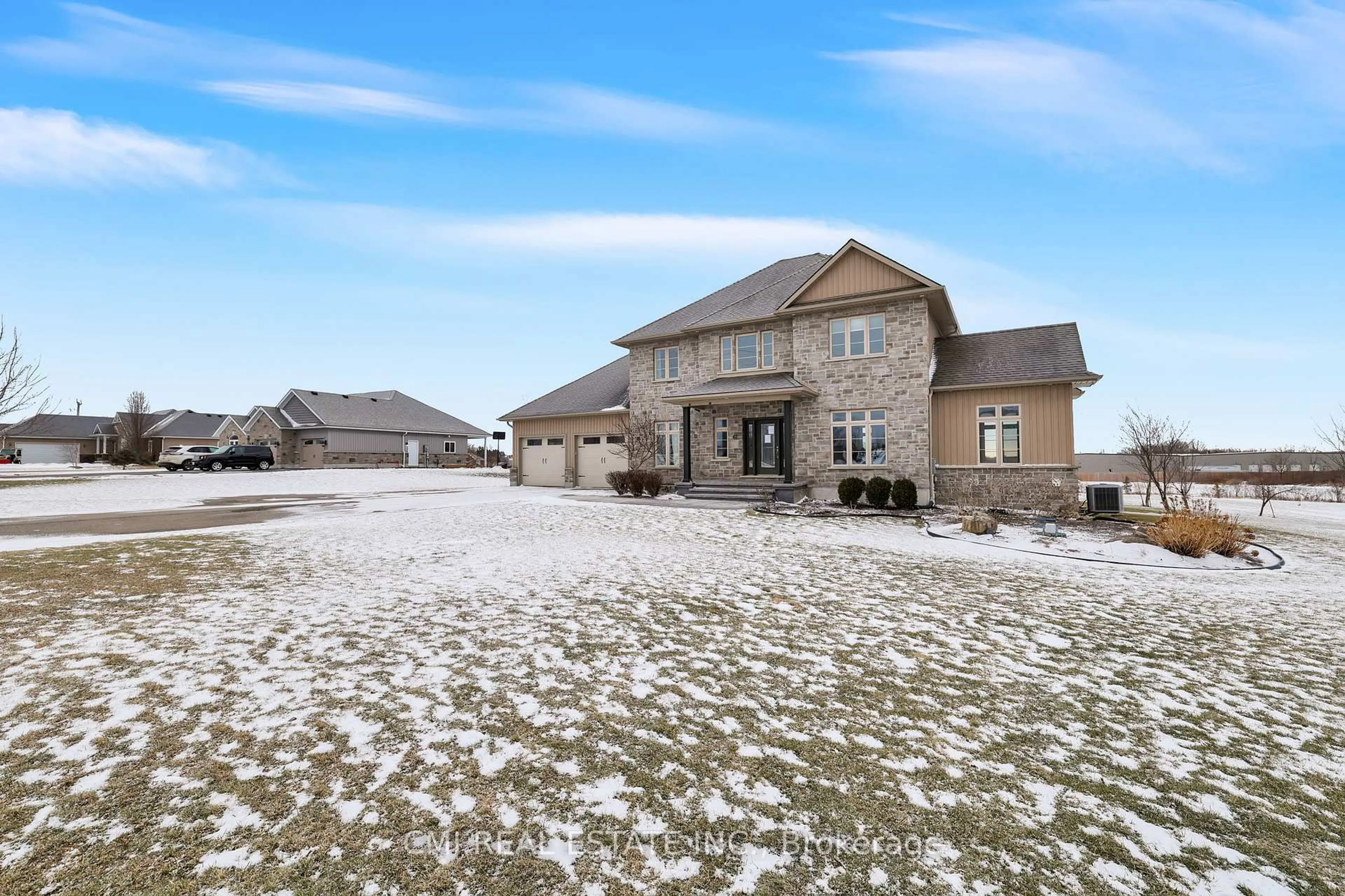 A pic from outside/outdoor area/front of a property/back of a property/a pic from drone, street for 67 Echo St, Haldimand Ontario N0A 1E0