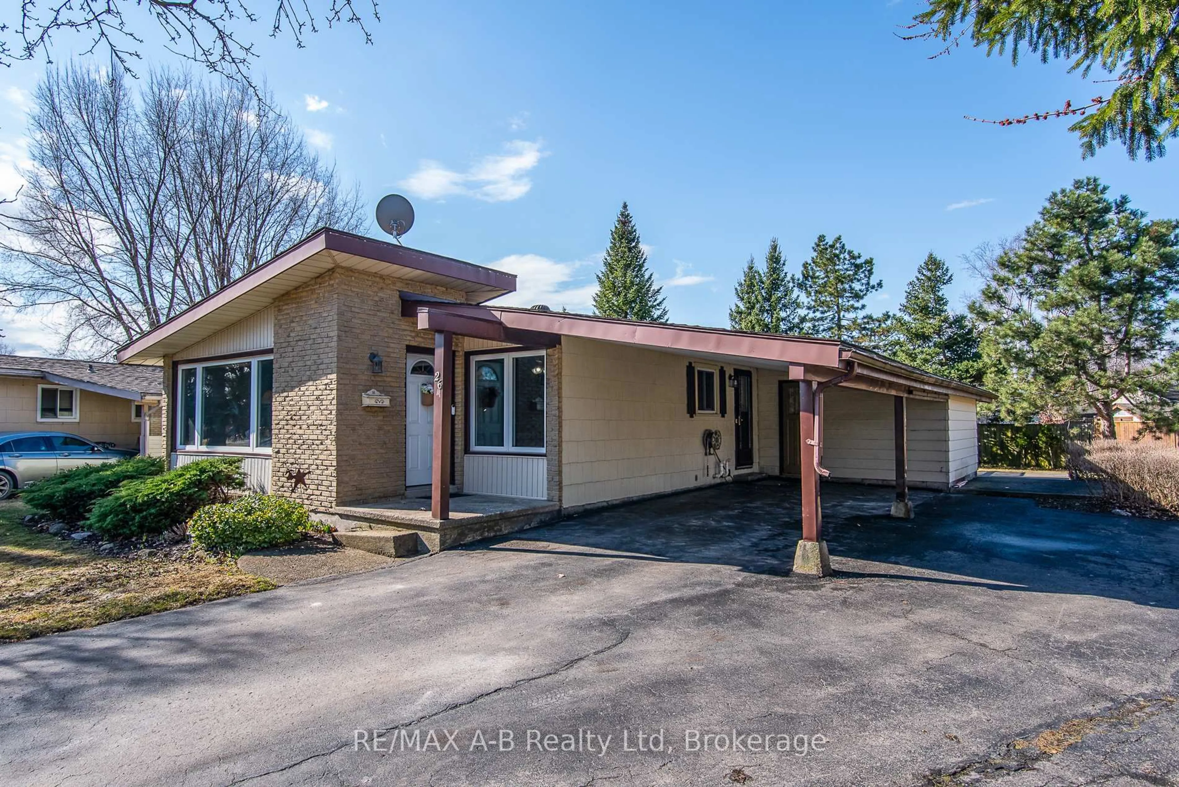 A pic from outside/outdoor area/front of a property/back of a property/a pic from drone, street for 26 Kathryn Cres, Stratford Ontario N5A 2Y7