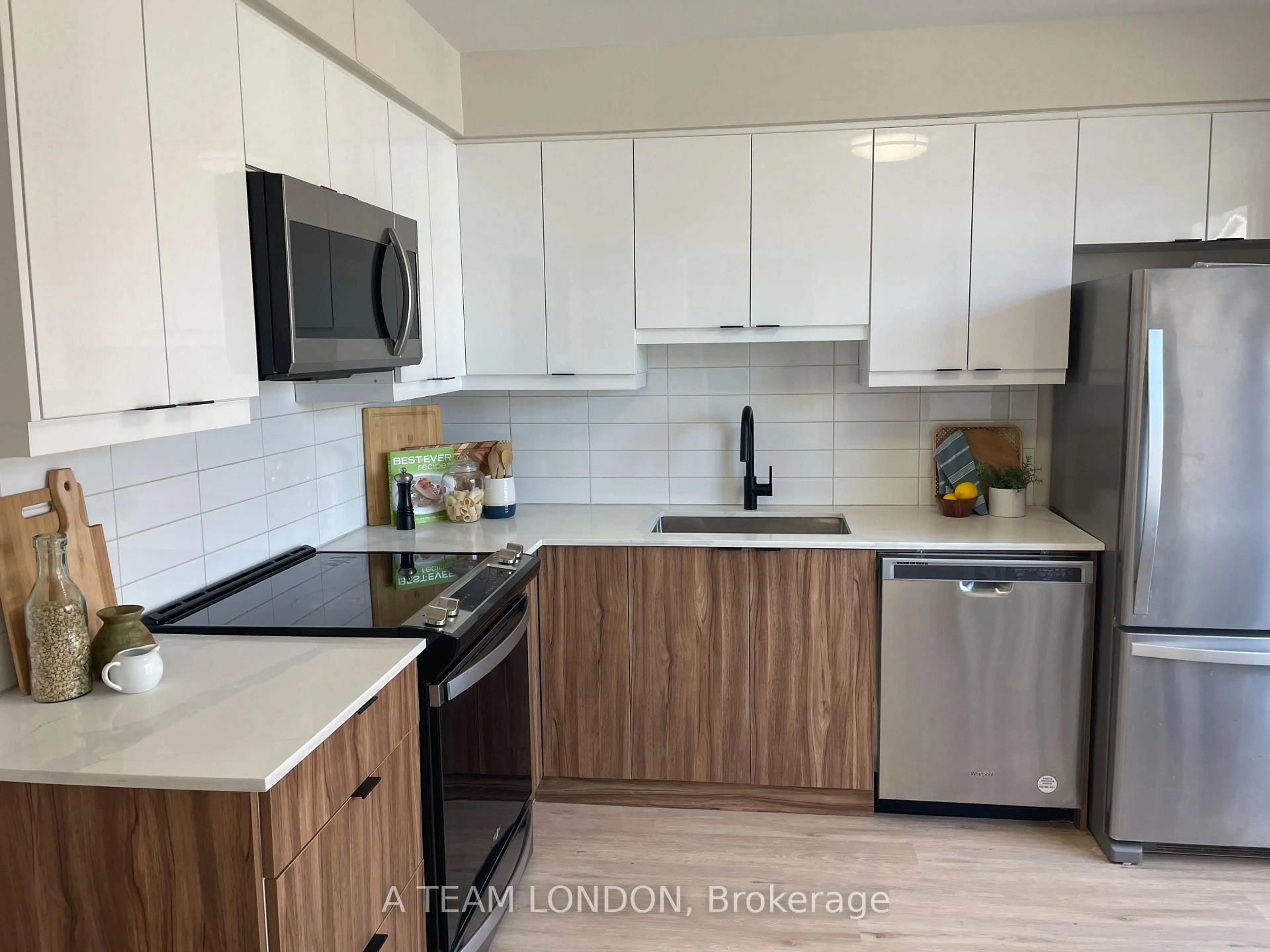 Standard kitchen, unknown for 135 BELMONT Dr #58, London Ontario N6J 4J3