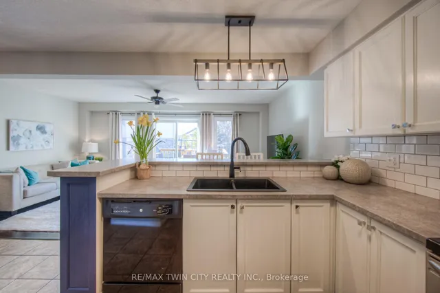 Additional property image - 7 Upper Mercer St Unit F24