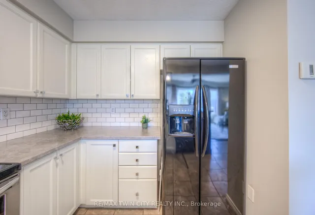 Additional property image - 7 Upper Mercer St Unit F24