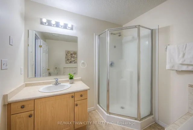 Additional property image - 7 Upper Mercer St Unit F24