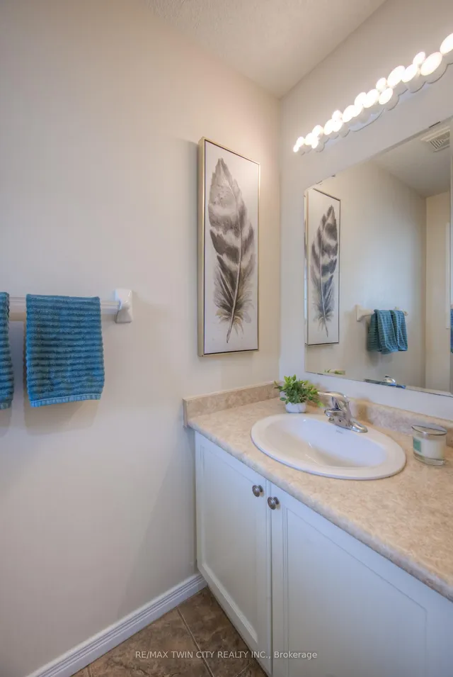Additional property image - 7 Upper Mercer St Unit F24
