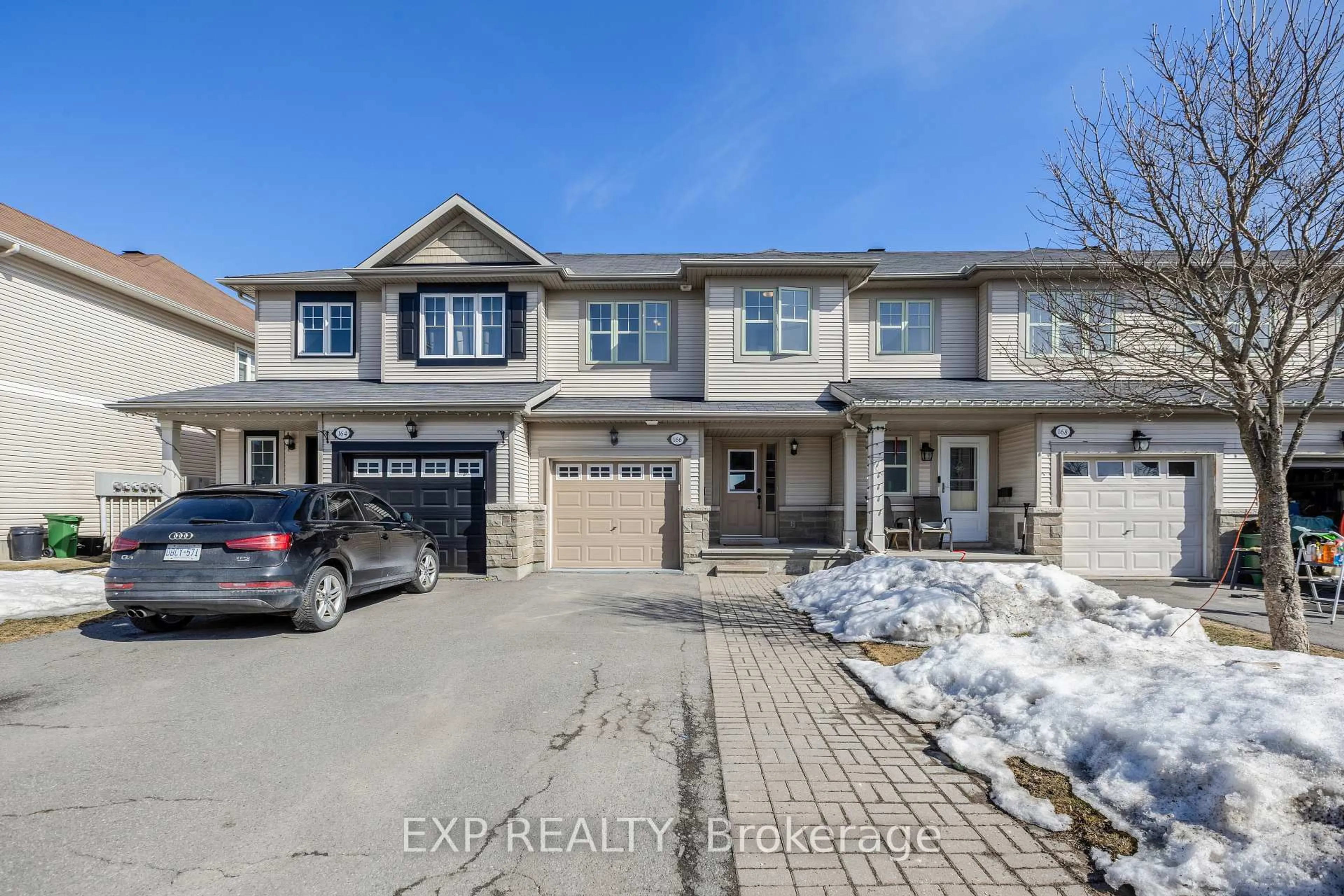 A pic from outside/outdoor area/front of a property/back of a property/a pic from drone, street for 166 TRAIL SIDE Circ, Ottawa Ontario K4A 5B3