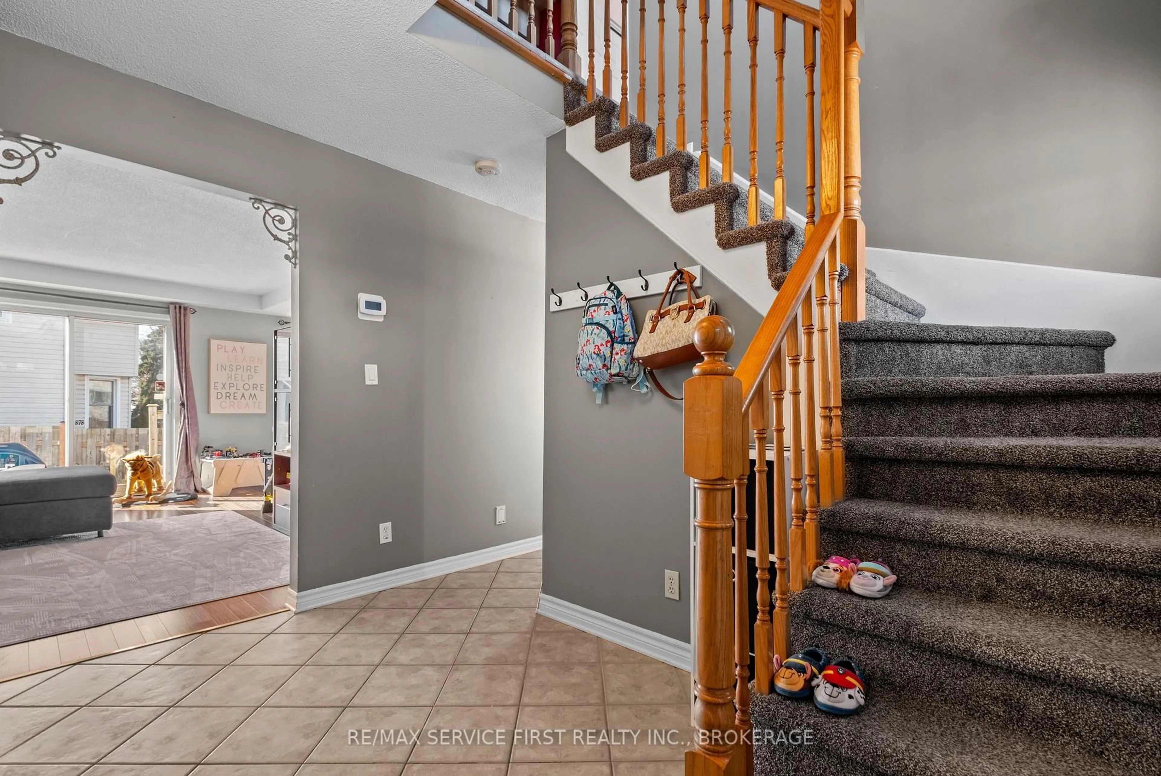 Indoor entryway for 363 Waterloo Dr, Kingston Ontario K7M 8L2