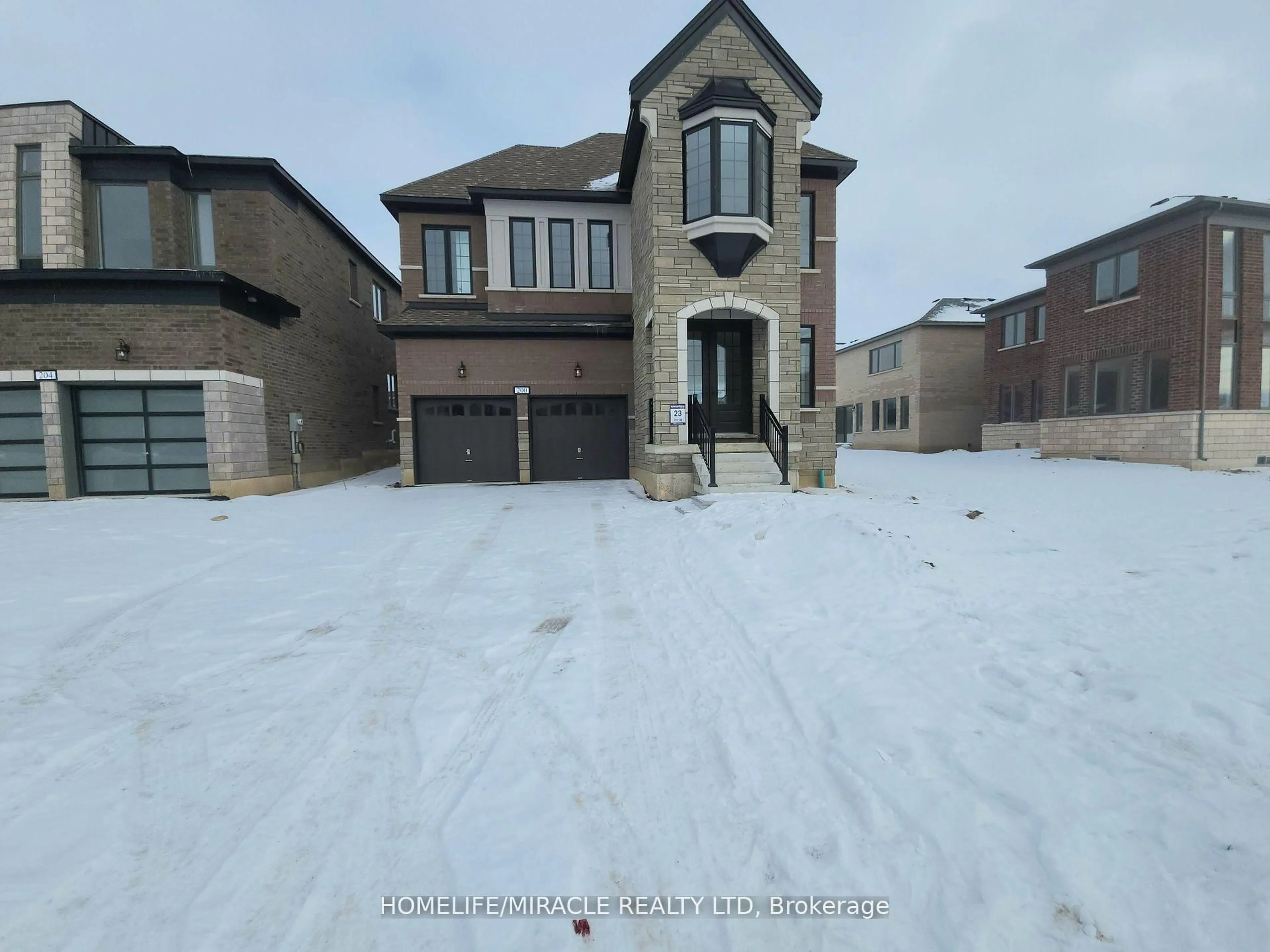 A pic from outside/outdoor area/front of a property/back of a property/a pic from drone, street for 200 Harwood Ave, Woodstock Ontario N4T 0P8