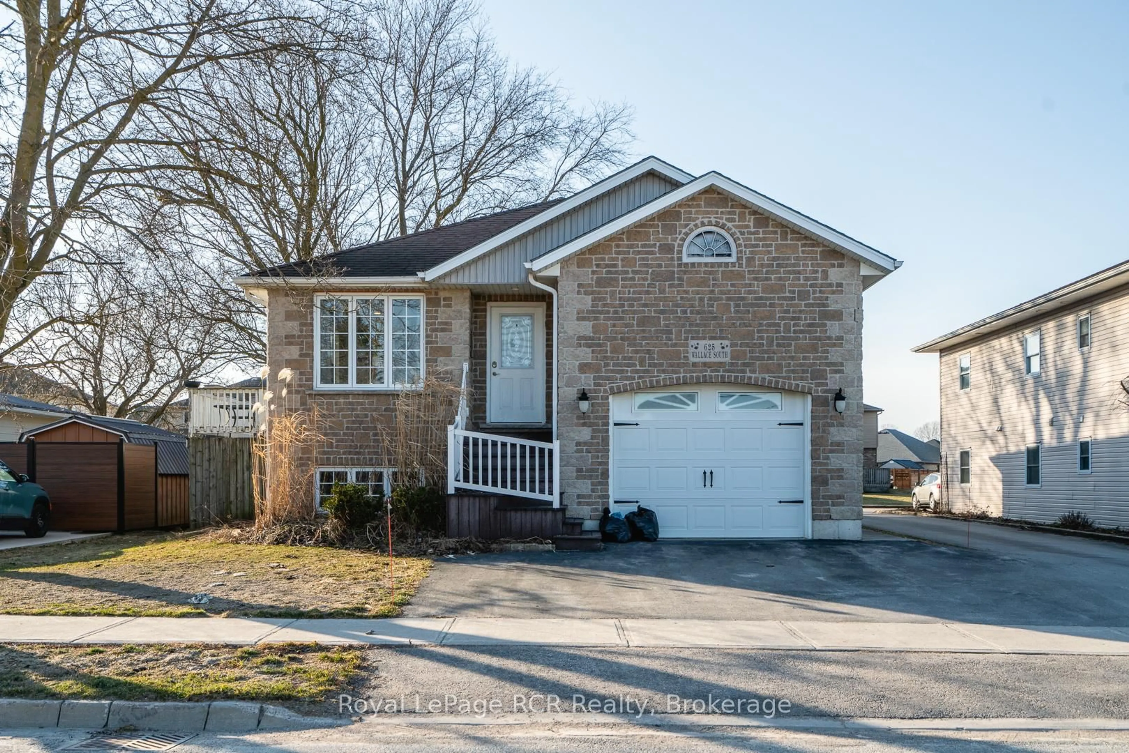 Home with brick exterior material, street for 625 Wallace Ave, North Perth Ontario N4W 1Y7