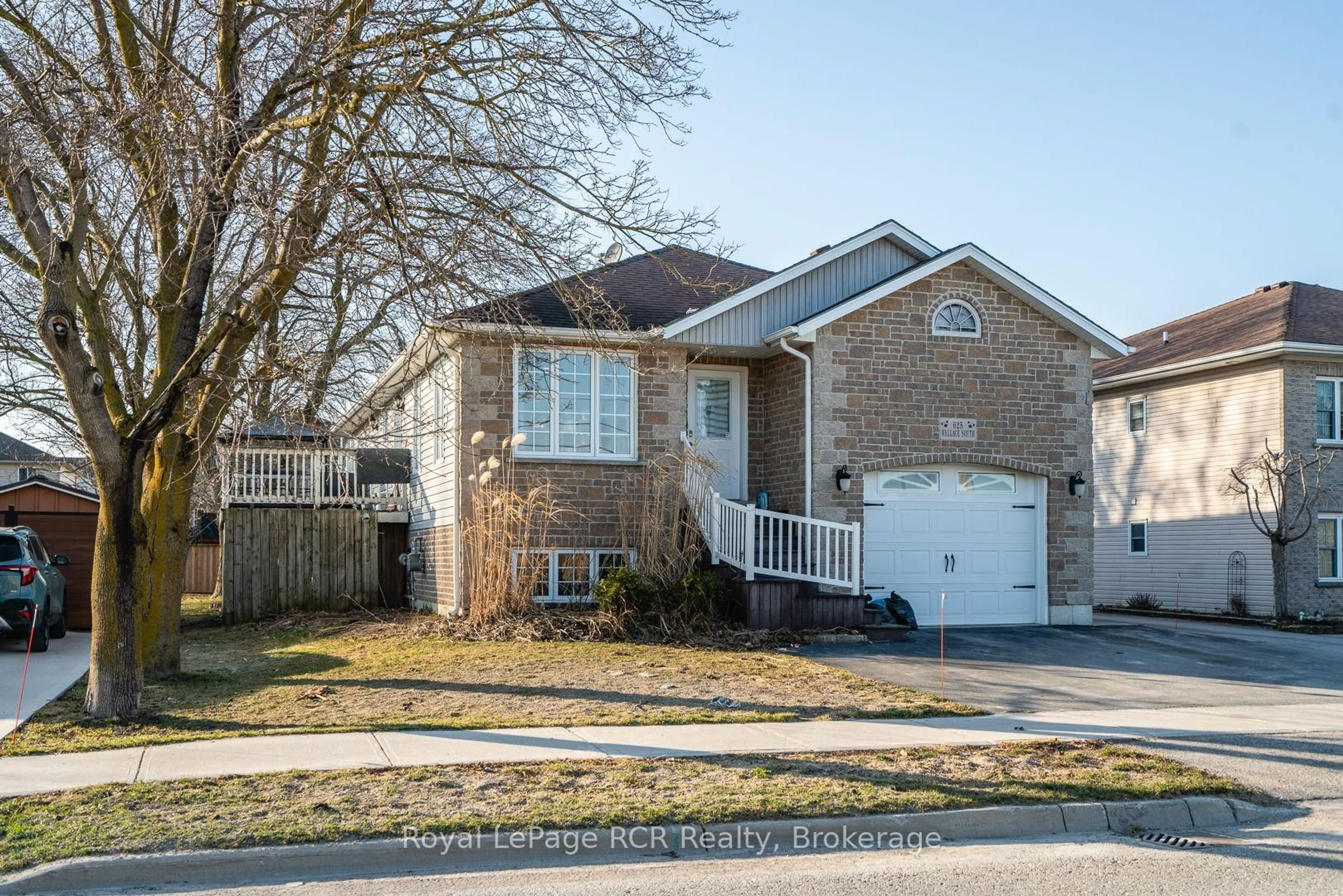 Home with brick exterior material, street for 625 Wallace Ave, North Perth Ontario N4W 1Y7