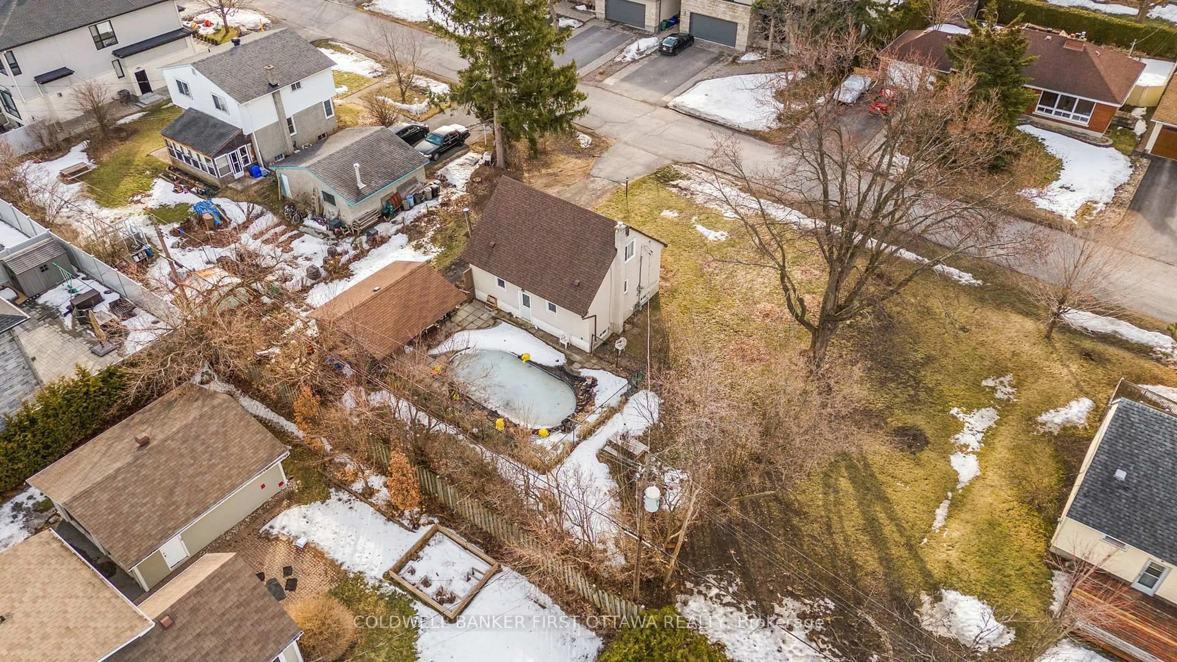 A pic from outside/outdoor area/front of a property/back of a property/a pic from drone, street for 111 Chippewa Ave, Ottawa Ontario K2G 1Y5