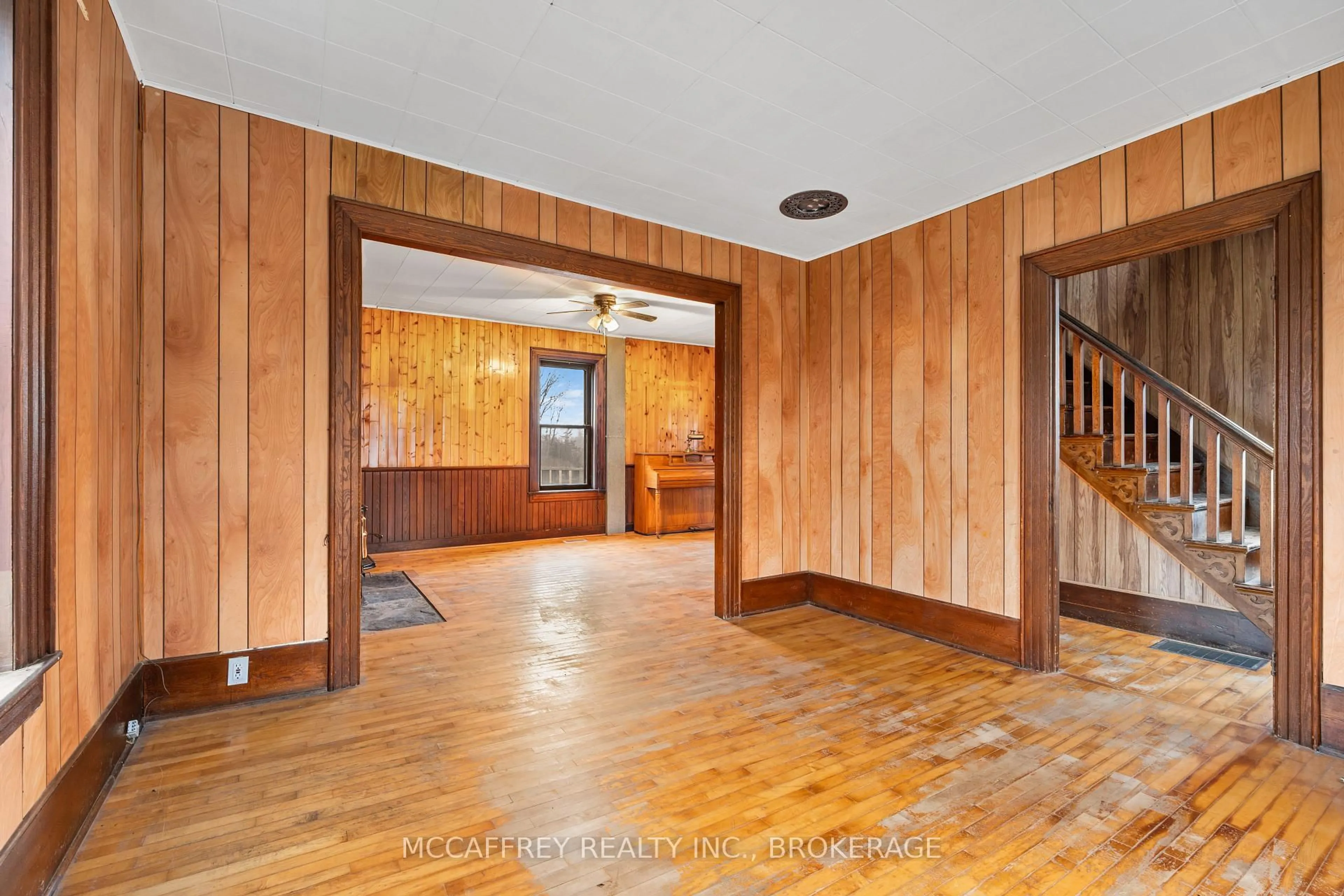 Indoor foyer for 338 Burridge Rd, Godfrey Ontario K0H 1T0