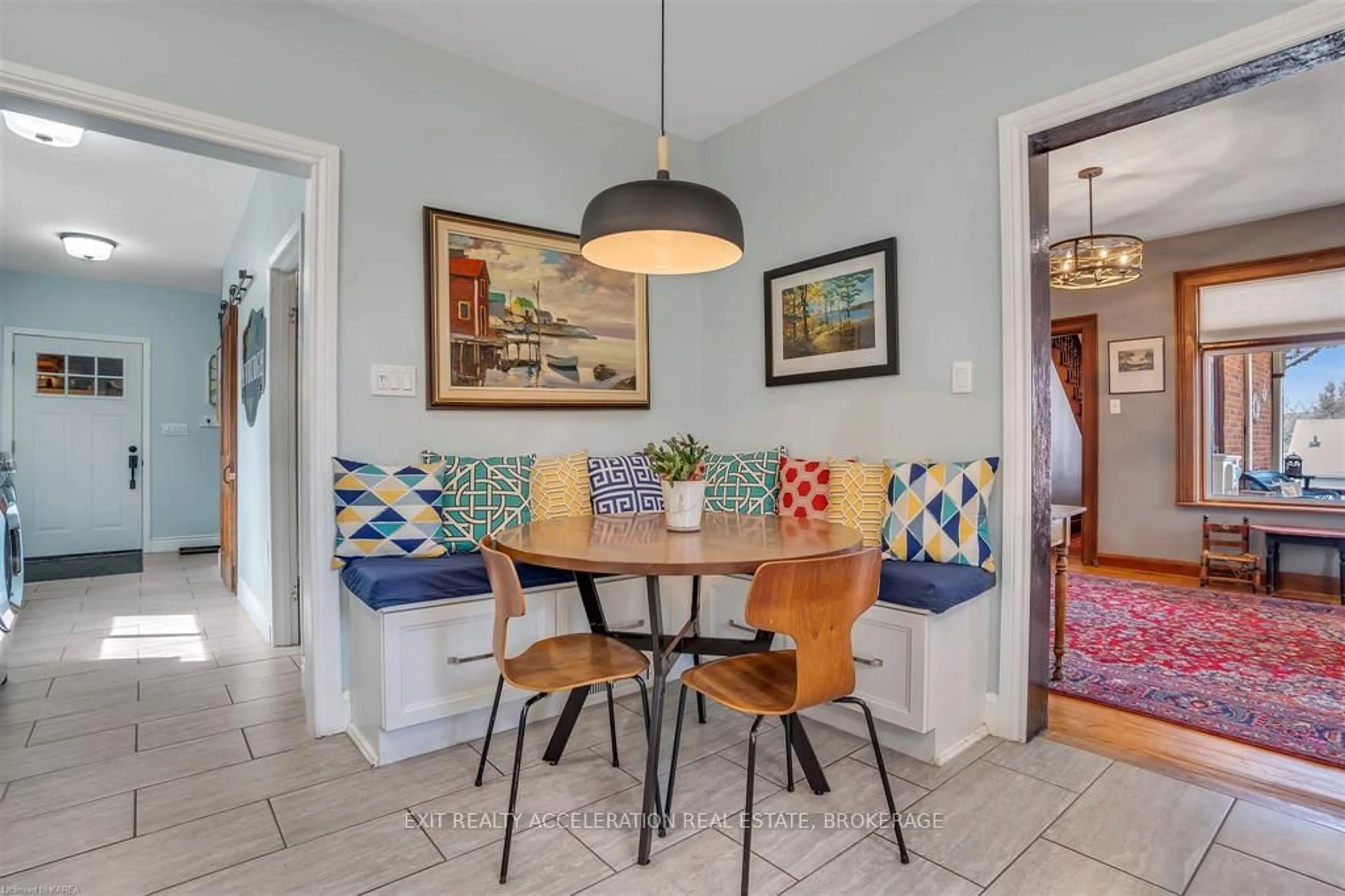 Dining room, ceramic/tile floor for 6 Elizabeth St, Newburgh Ontario K0K 2S0