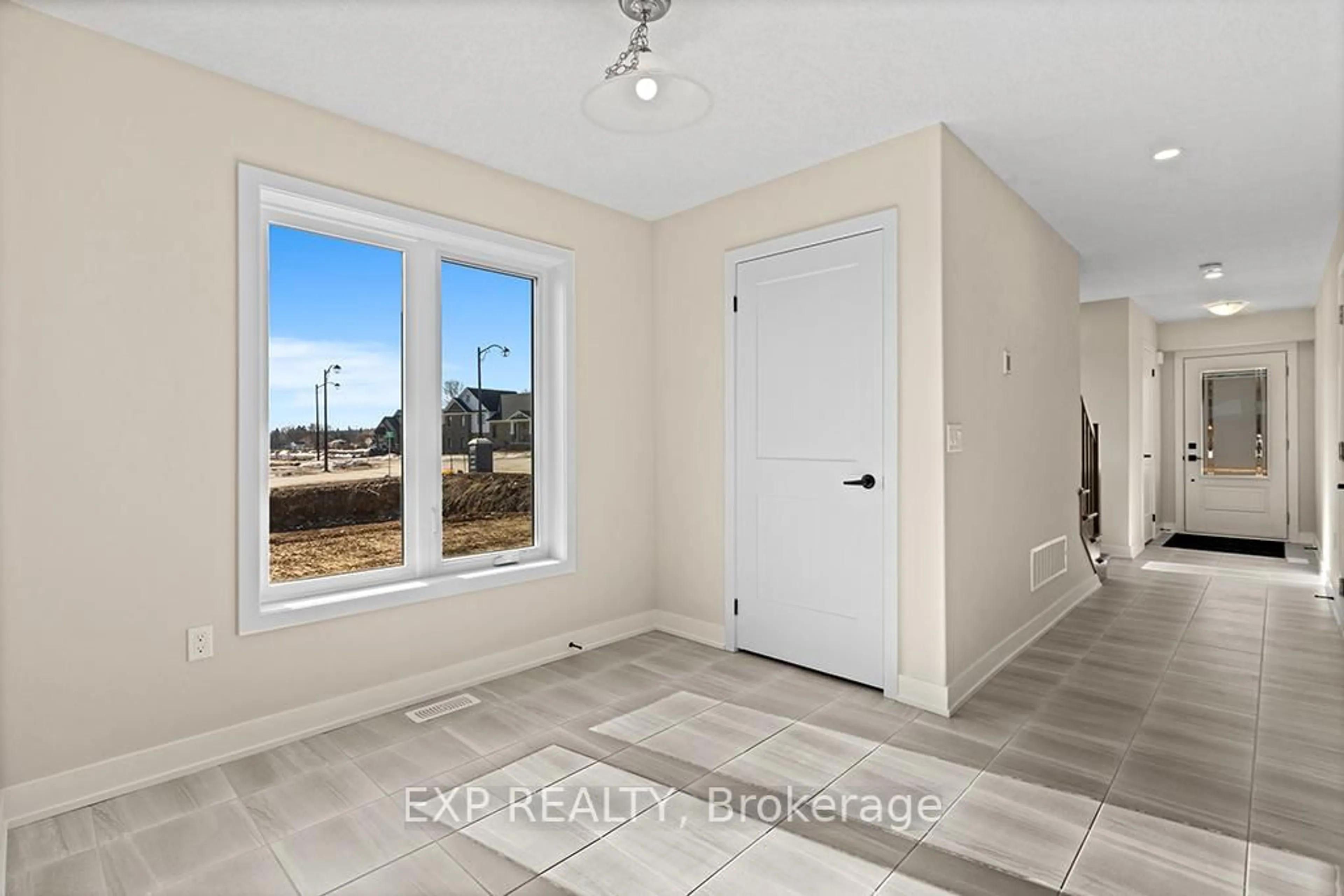 Indoor entryway for 131 Fitzgerald St, Grey Highlands Ontario N0C 1H0