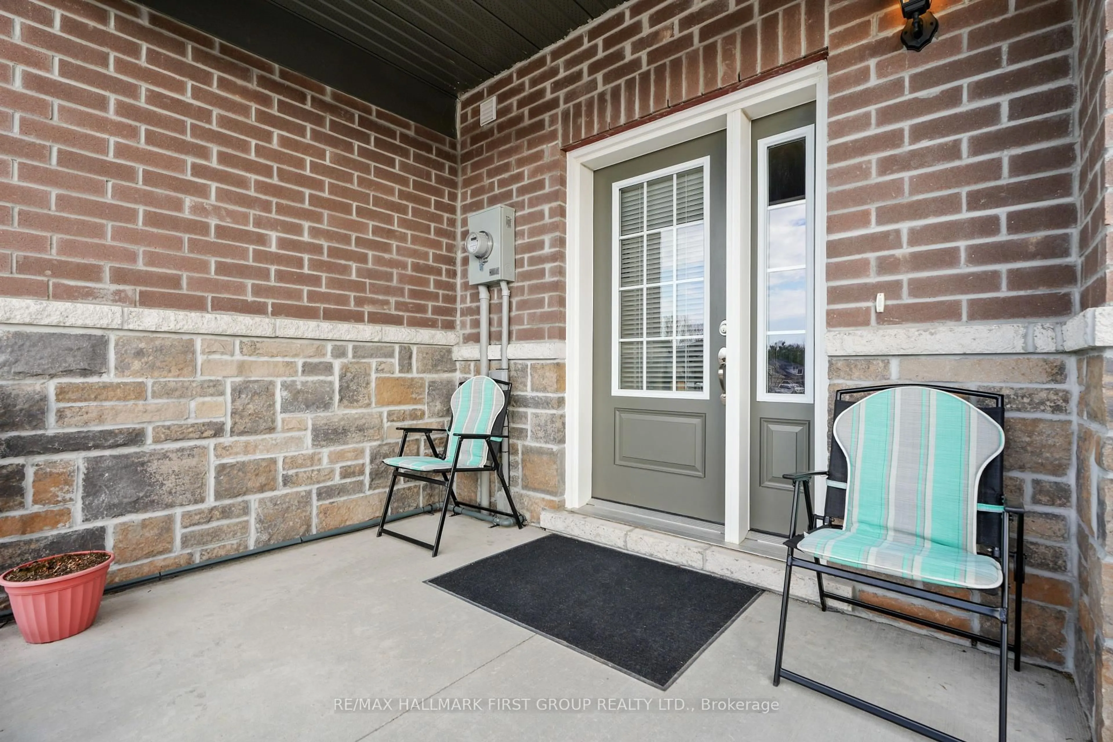 Patio, street for 489 Hayward St, Cobourg Ontario K9A 3N5