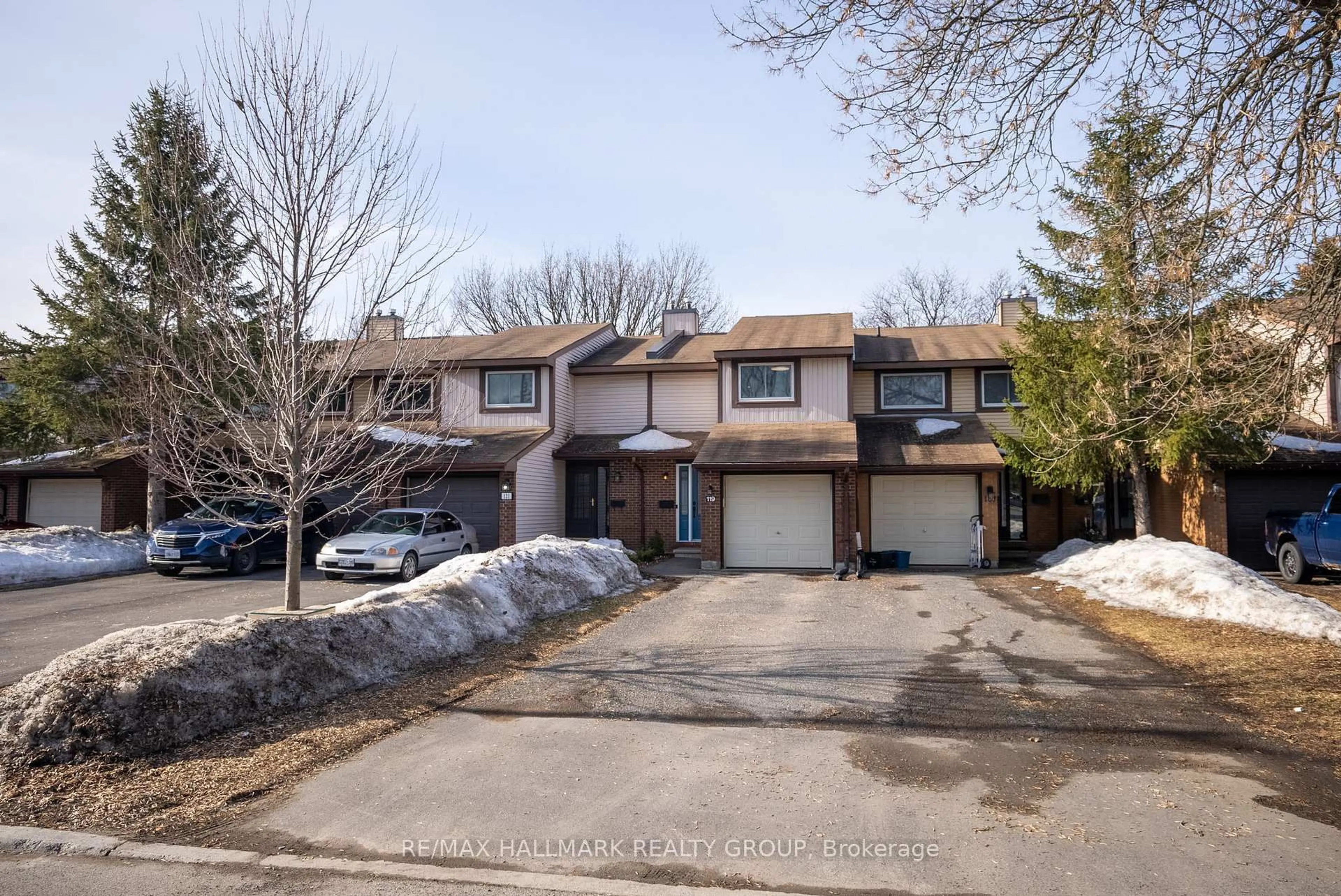 A pic from outside/outdoor area/front of a property/back of a property/a pic from drone, street for 119 Castlefrank Rd #14, Kanata Ontario K2L 2Y1