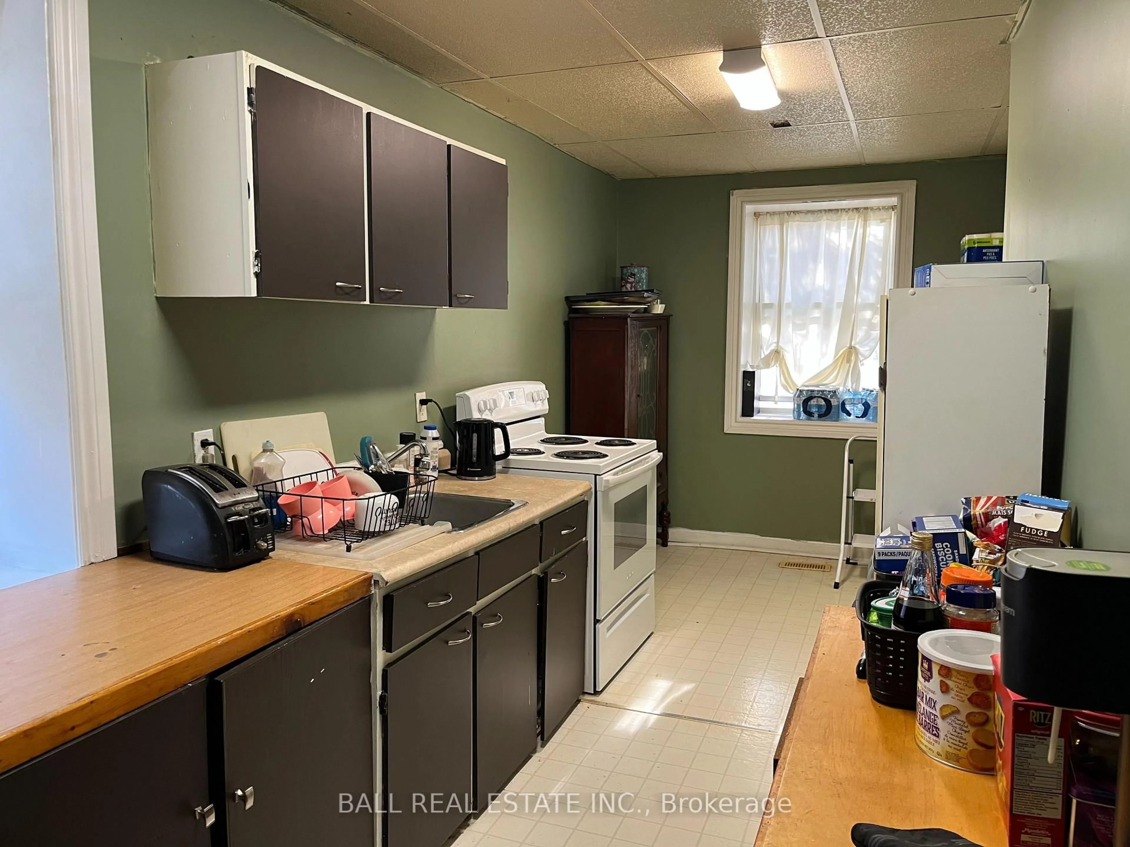 Standard kitchen, unknown for 48 Queen St, Asphodel-Norwood Ontario K0L 2V0