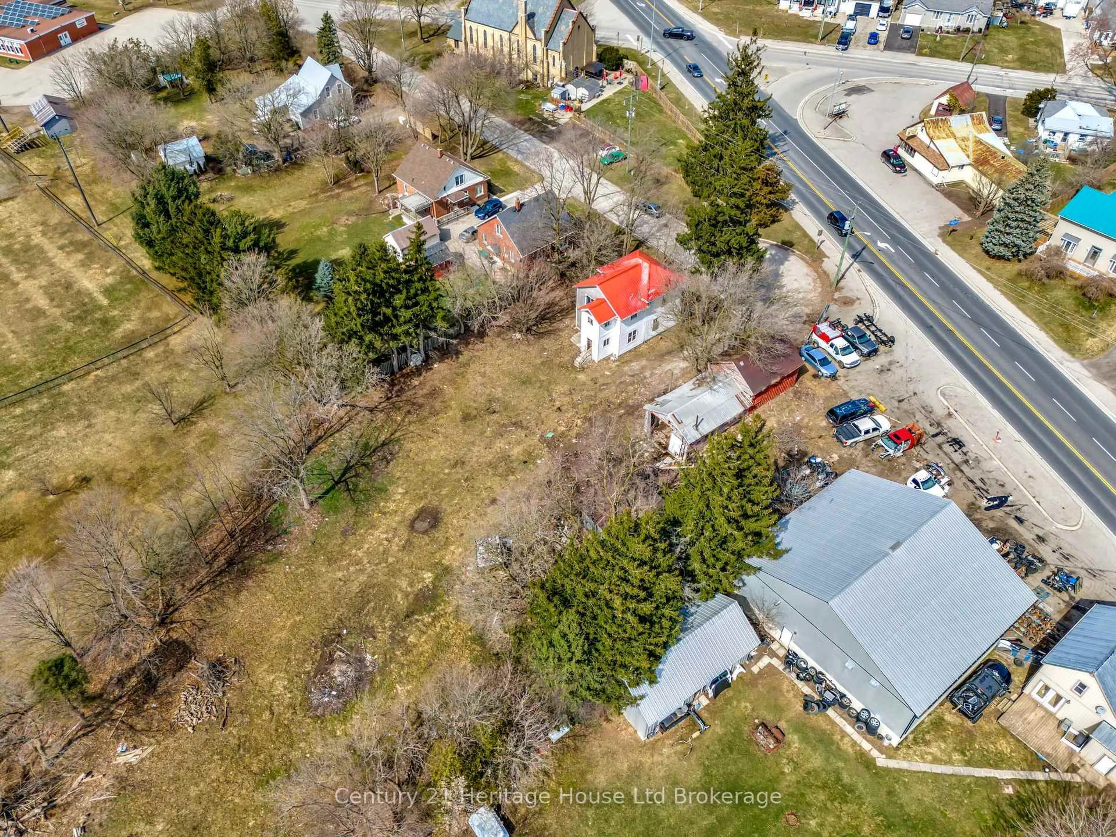 A pic from outside/outdoor area/front of a property/back of a property/a pic from drone, street for 12 Barrett St, South-West Oxford Ontario N0J 1W0