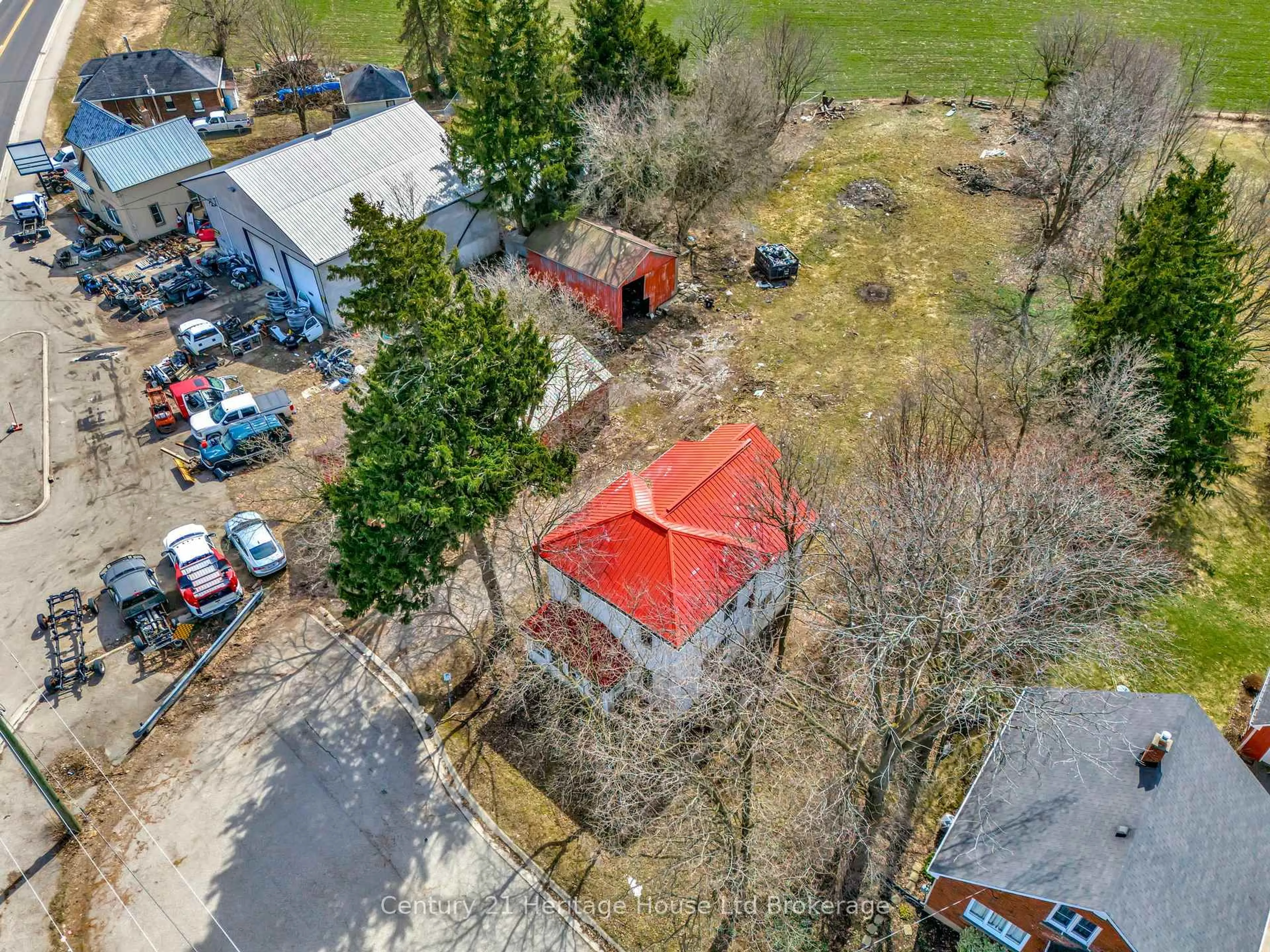 A pic from outside/outdoor area/front of a property/back of a property/a pic from drone, building for 12 Barrett St, South-West Oxford Ontario N0J 1W0