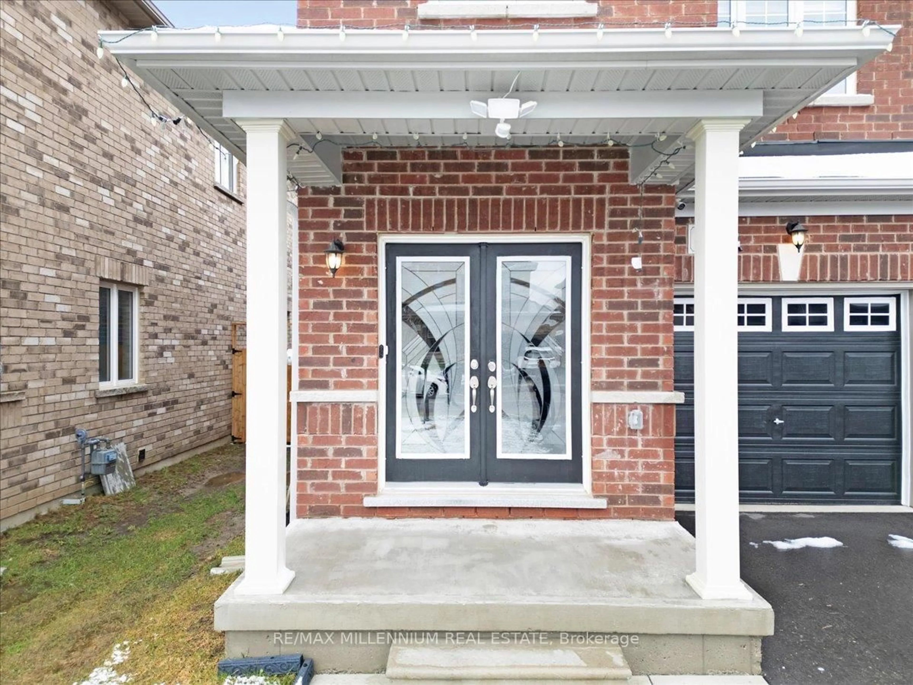 Indoor entryway for 126 Werry Ave, Southgate Ontario N0C 1B0