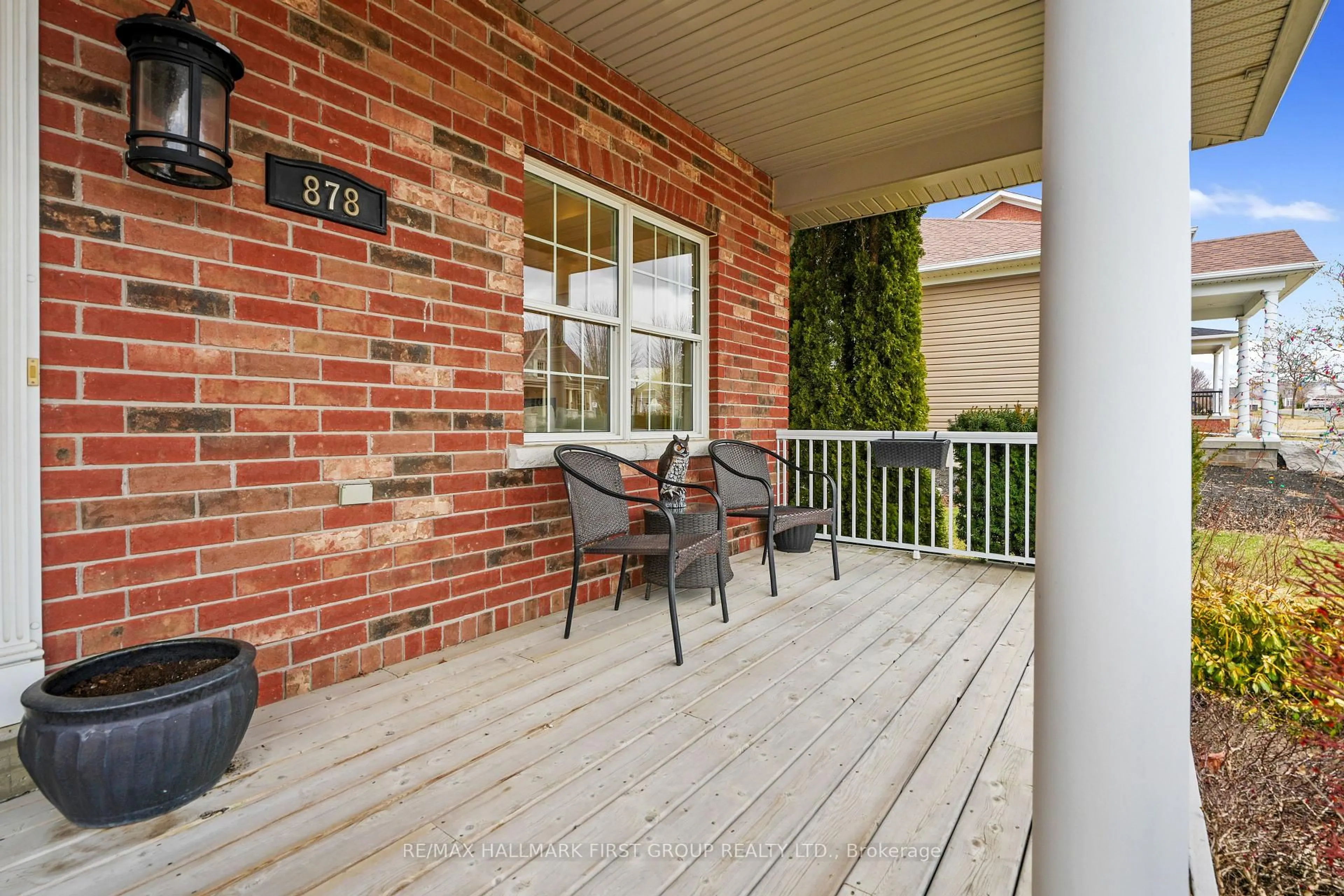 Patio, street for 878 Carlisle St, Cobourg Ontario K9A 0C3