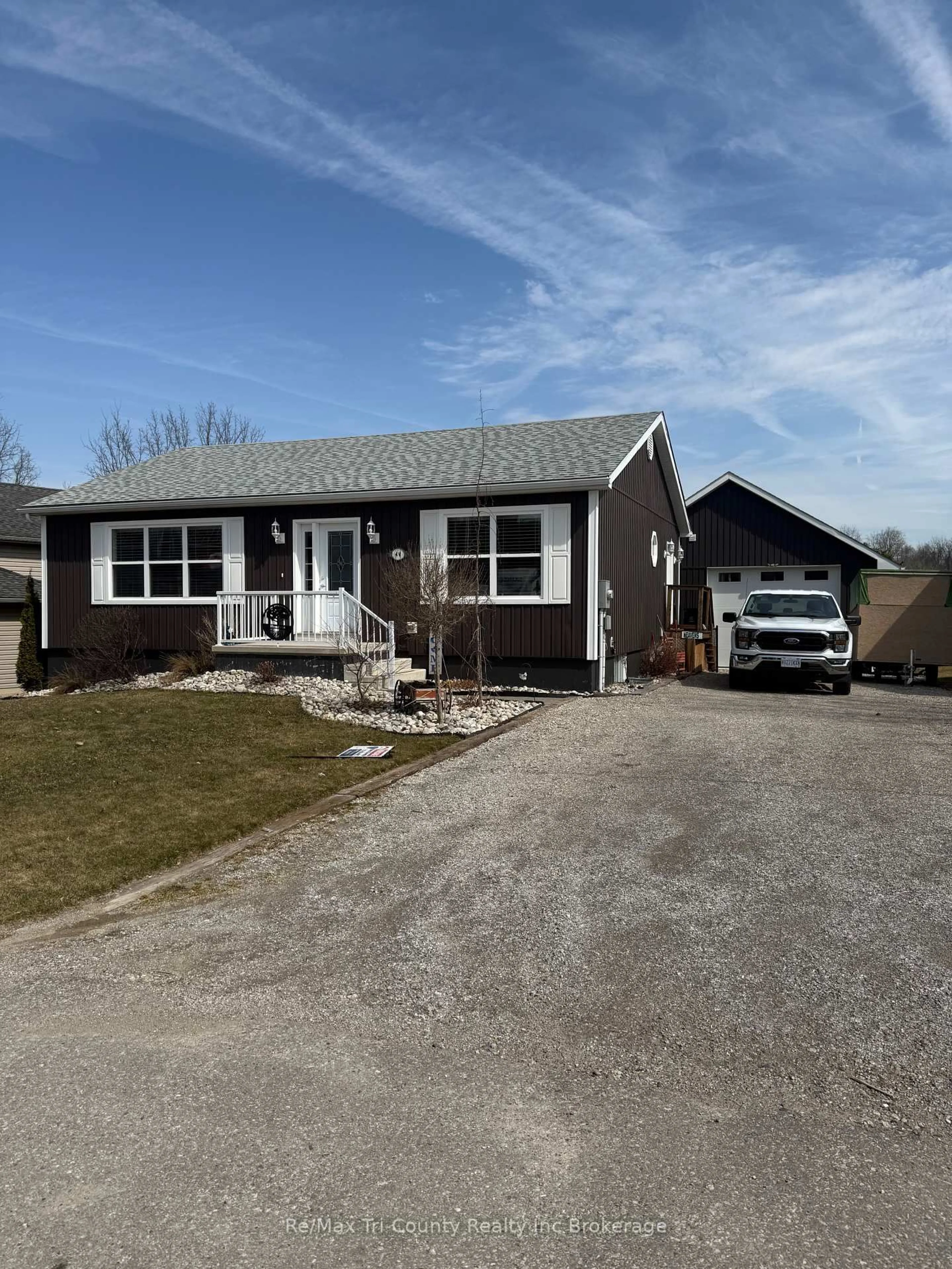 Unknown for 44 Oak St, Bayham Ontario N0J 1Z0