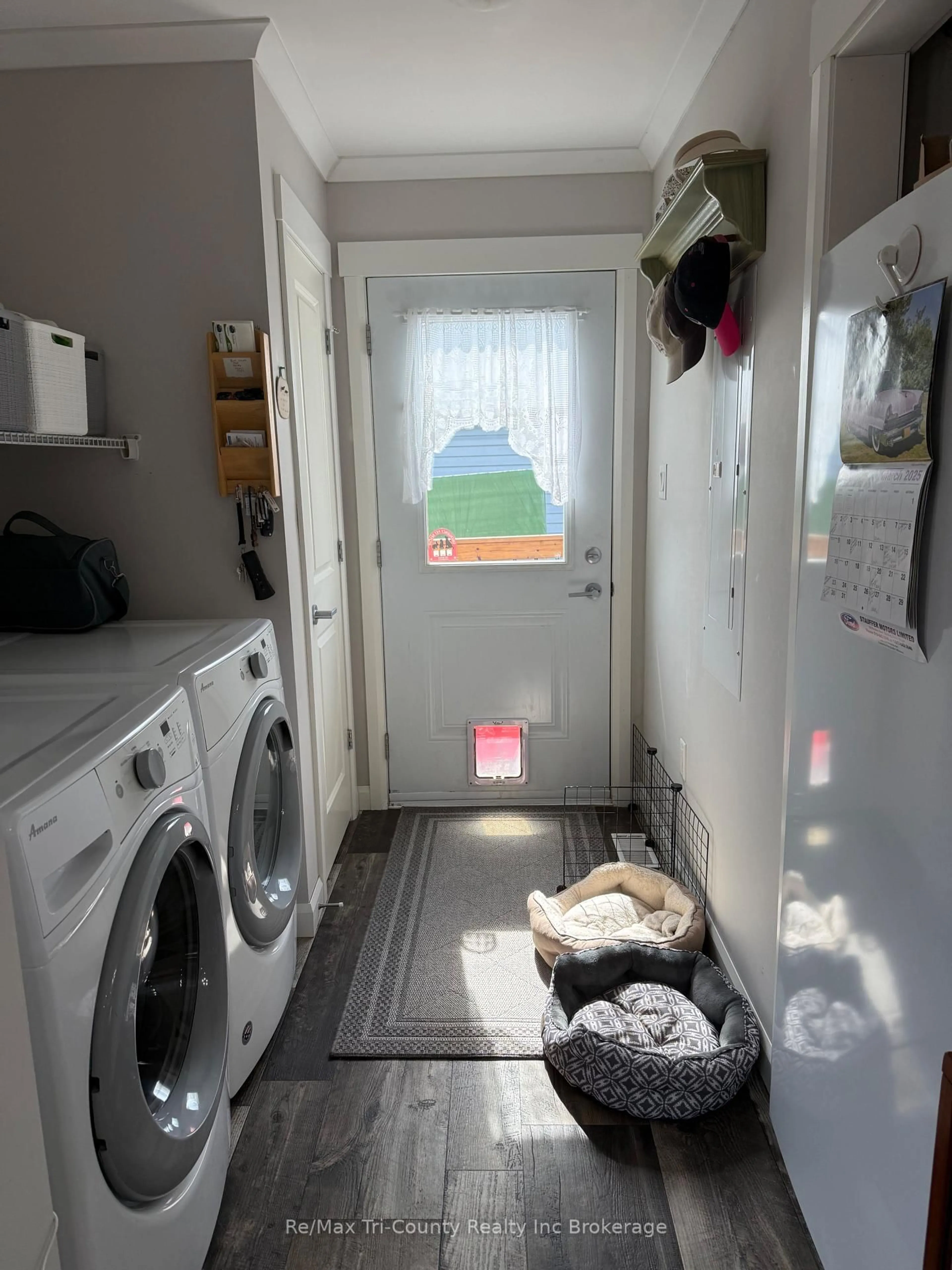 Laundry room for 44 Oak St, Bayham Ontario N0J 1Z0