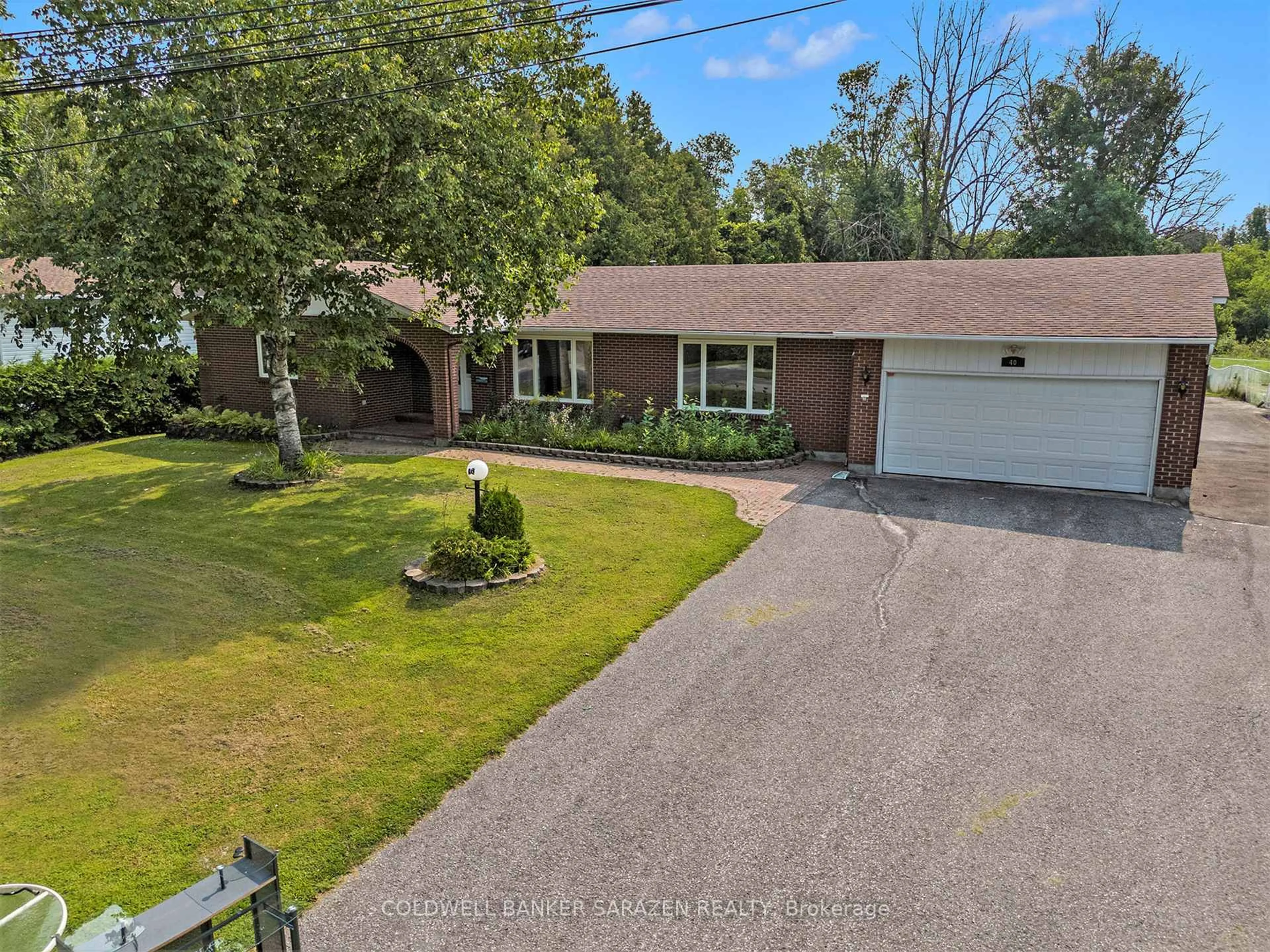 A pic from outside/outdoor area/front of a property/back of a property/a pic from drone, street for 40 Beverly St, Ottawa Ontario K2S 0S2