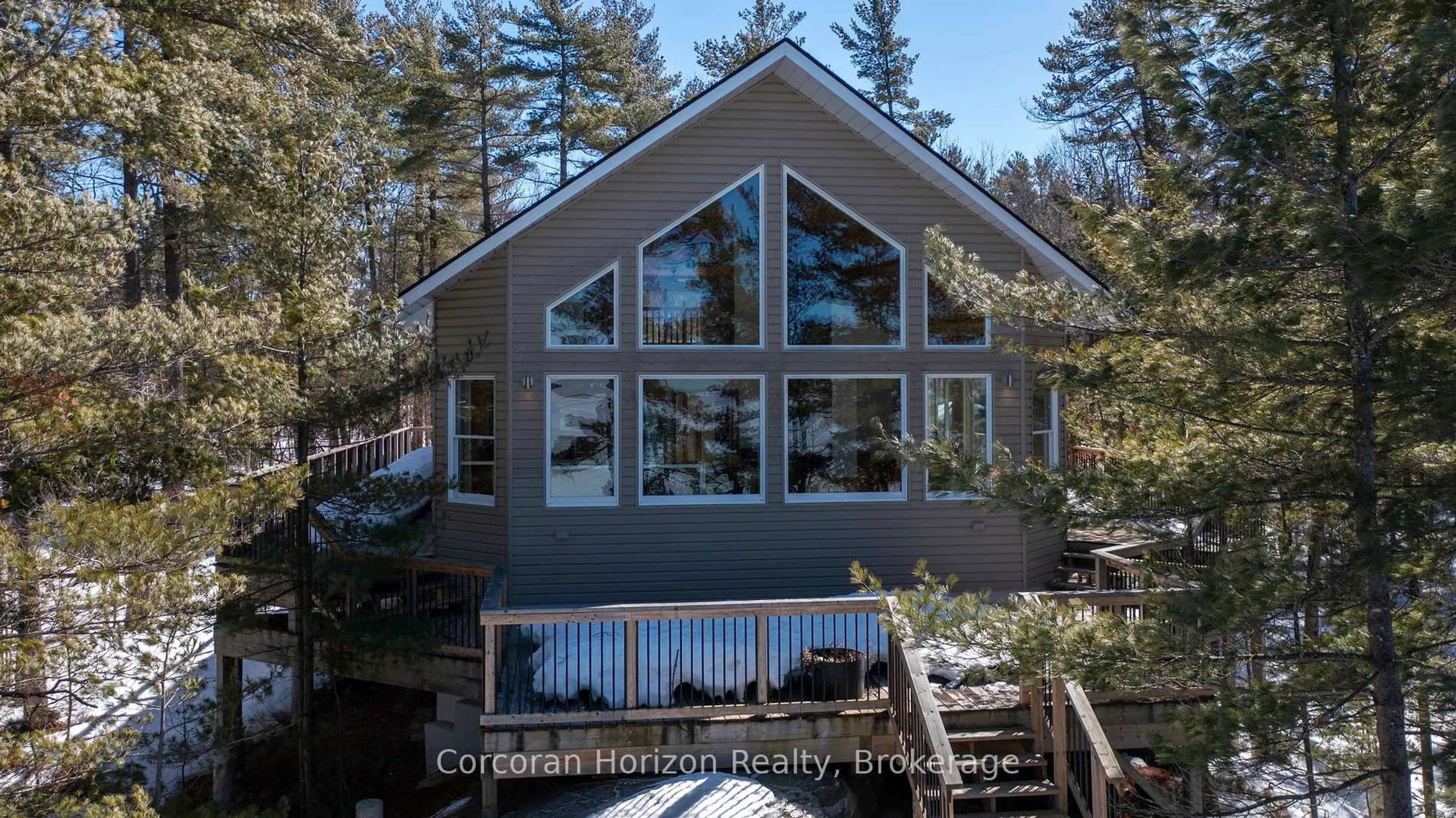 Home with vinyl exterior material, water/lake/river/ocean view for PT ISLAND 45 IN SIX MILE LAKE N/A, Georgian Bay Ontario L0K 1S0