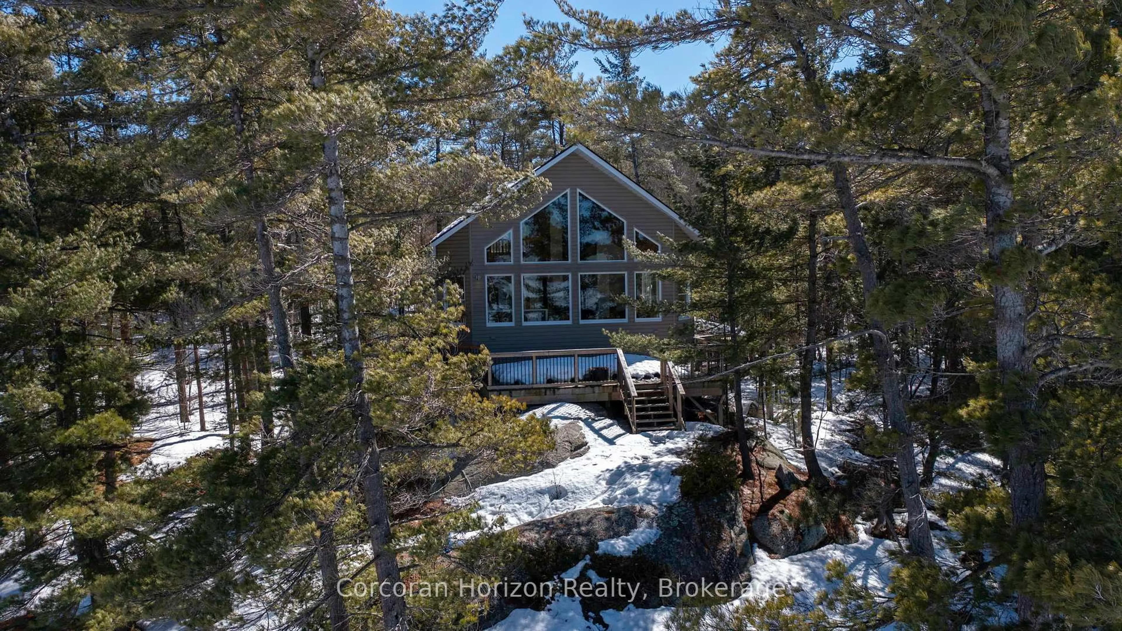 A pic from outside/outdoor area/front of a property/back of a property/a pic from drone, water/lake/river/ocean view for PT ISLAND 45 IN SIX MILE LAKE N/A, Georgian Bay Ontario L0K 1S0