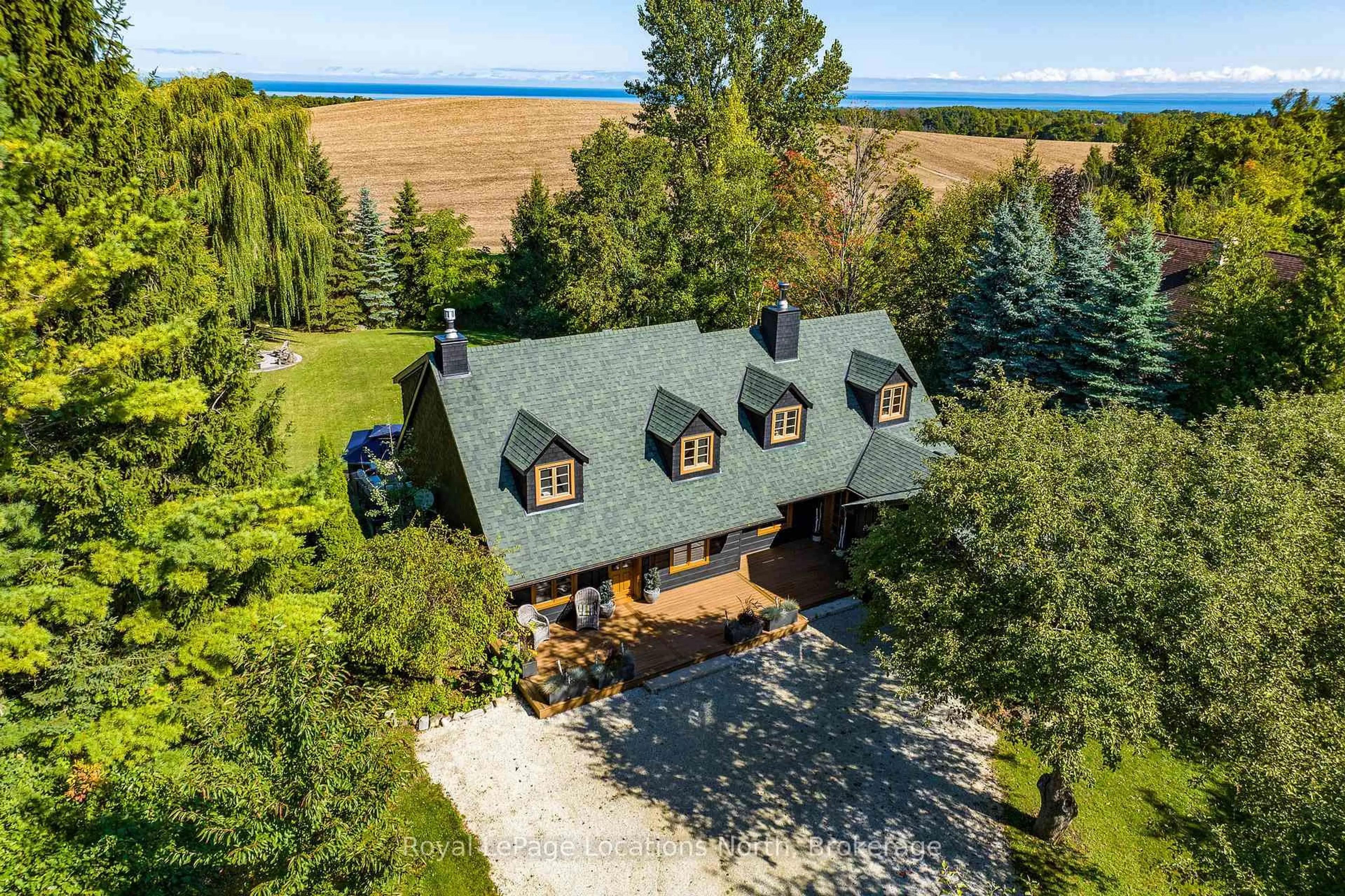 A pic from outside/outdoor area/front of a property/back of a property/a pic from drone, water/lake/river/ocean view for 109 Valley View Crt, Blue Mountains Ontario N0H 2P0