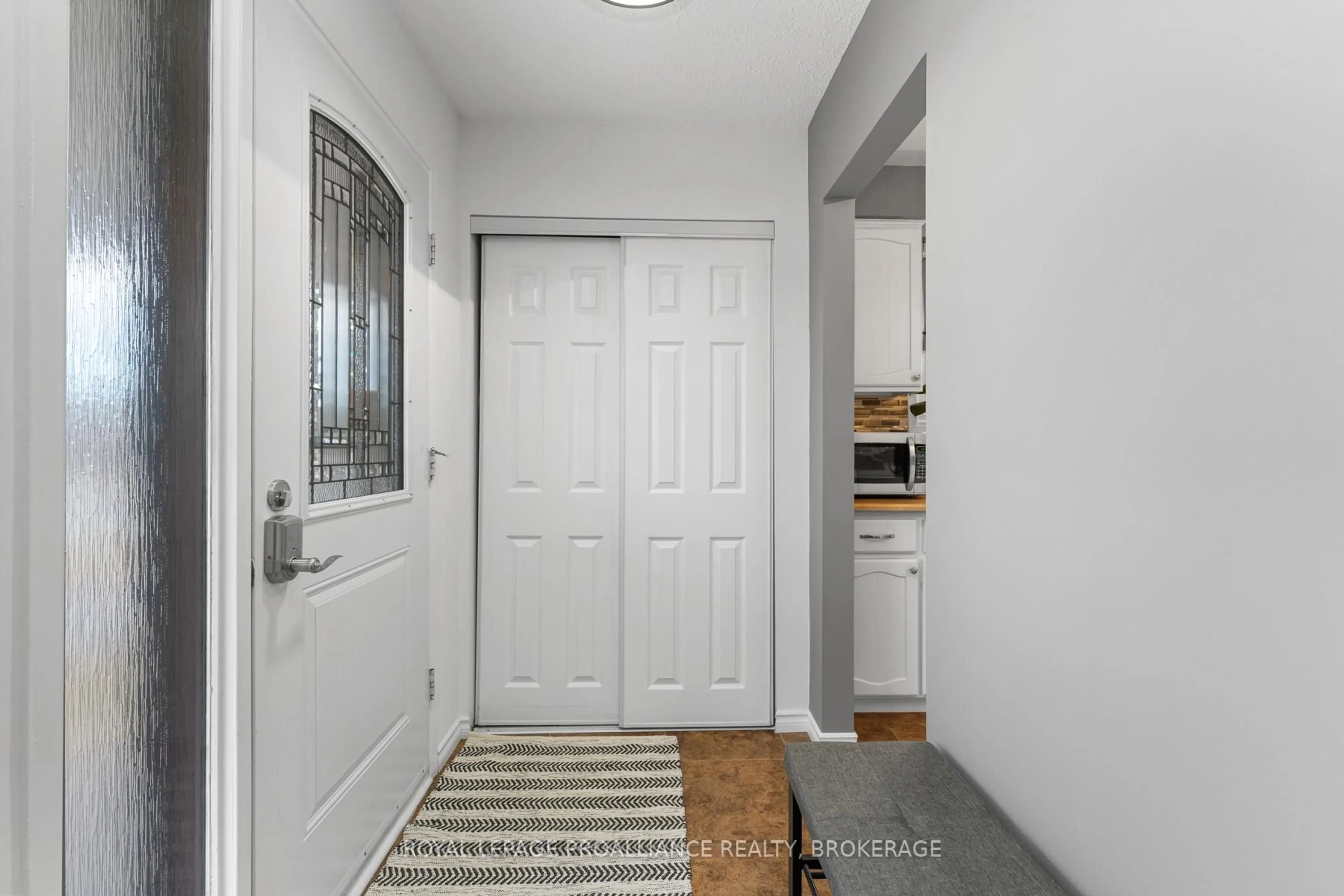 Indoor entryway for 825 Purcell Cres, Kingston Ontario K7P 1B8