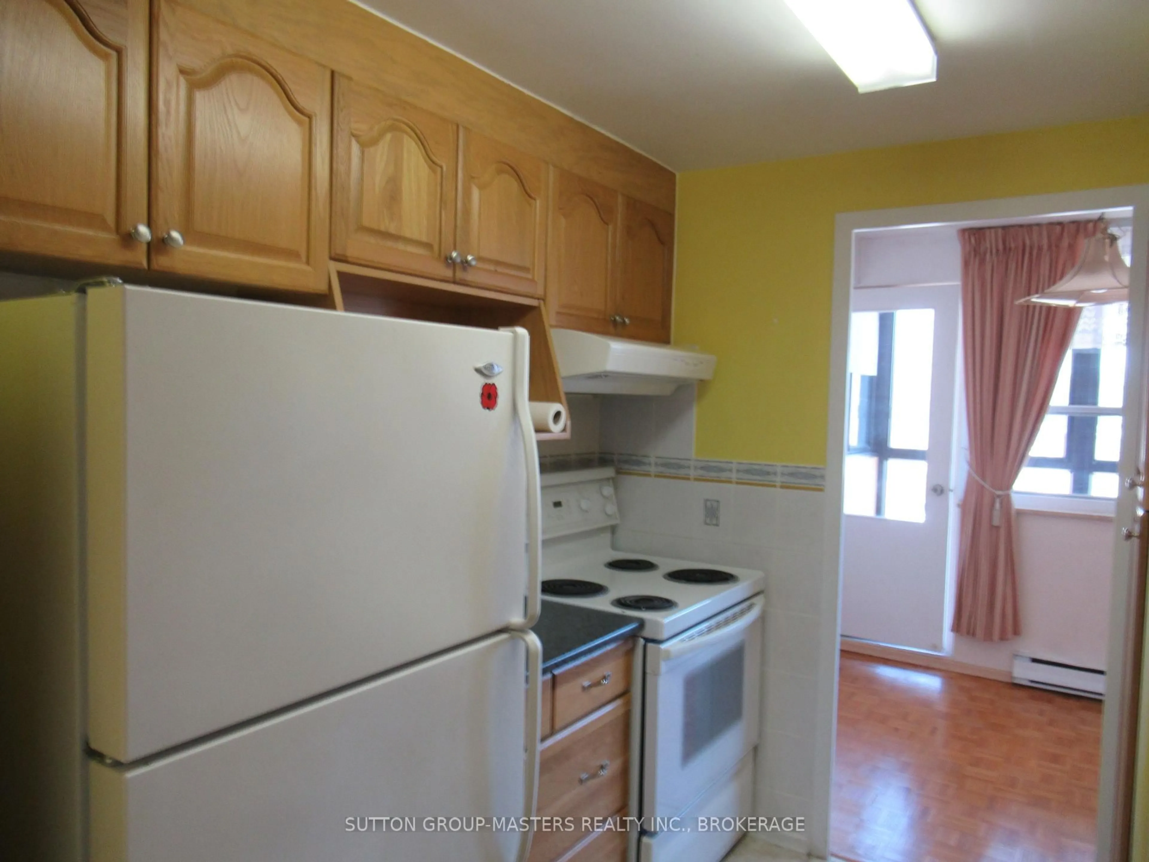 Standard kitchen, unknown for 2 Mowat Ave #401, Kingston Ontario K7M 1K1