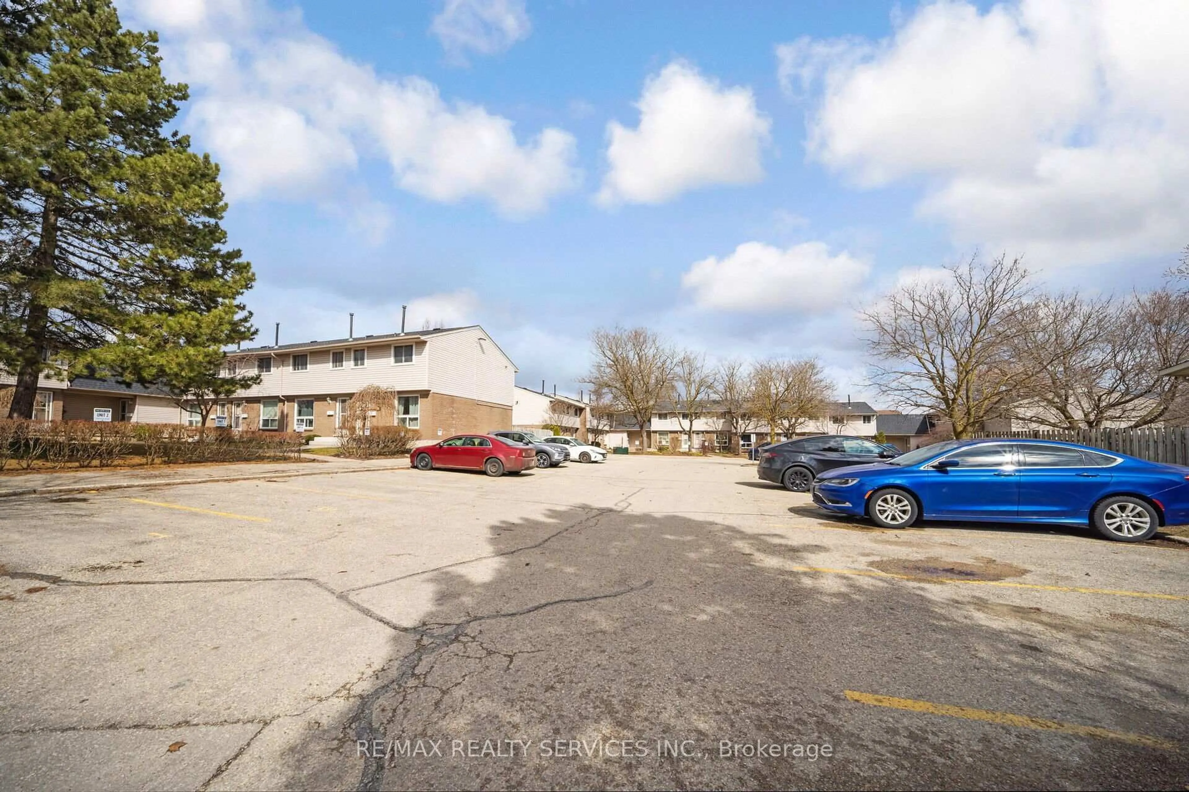 Parking for 88 Avonwood Dr #6, Stratford Ontario N4Z 1B3