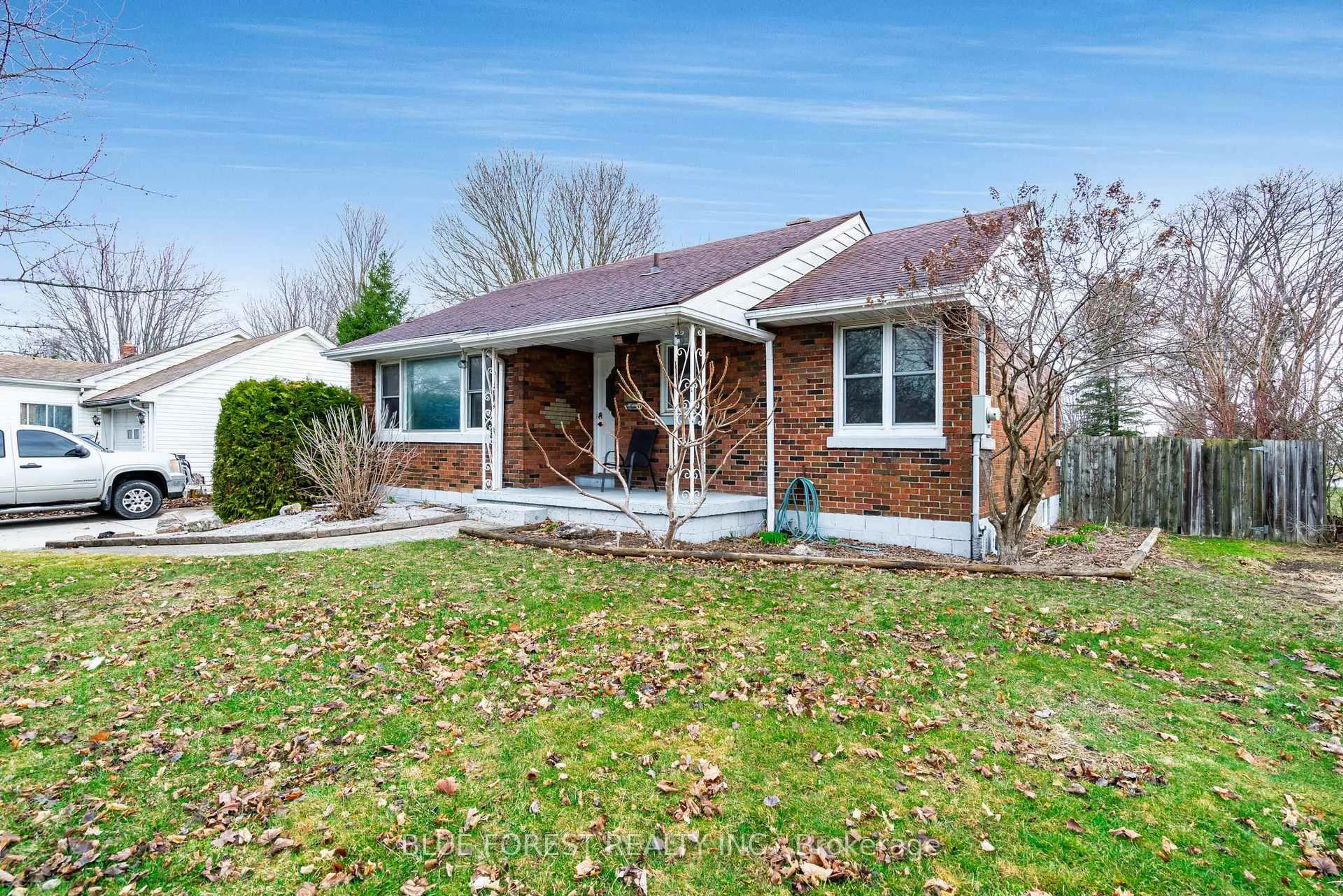 Home with brick exterior material, street for 39 John St, Chatham-Kent Ontario N7M 5B5