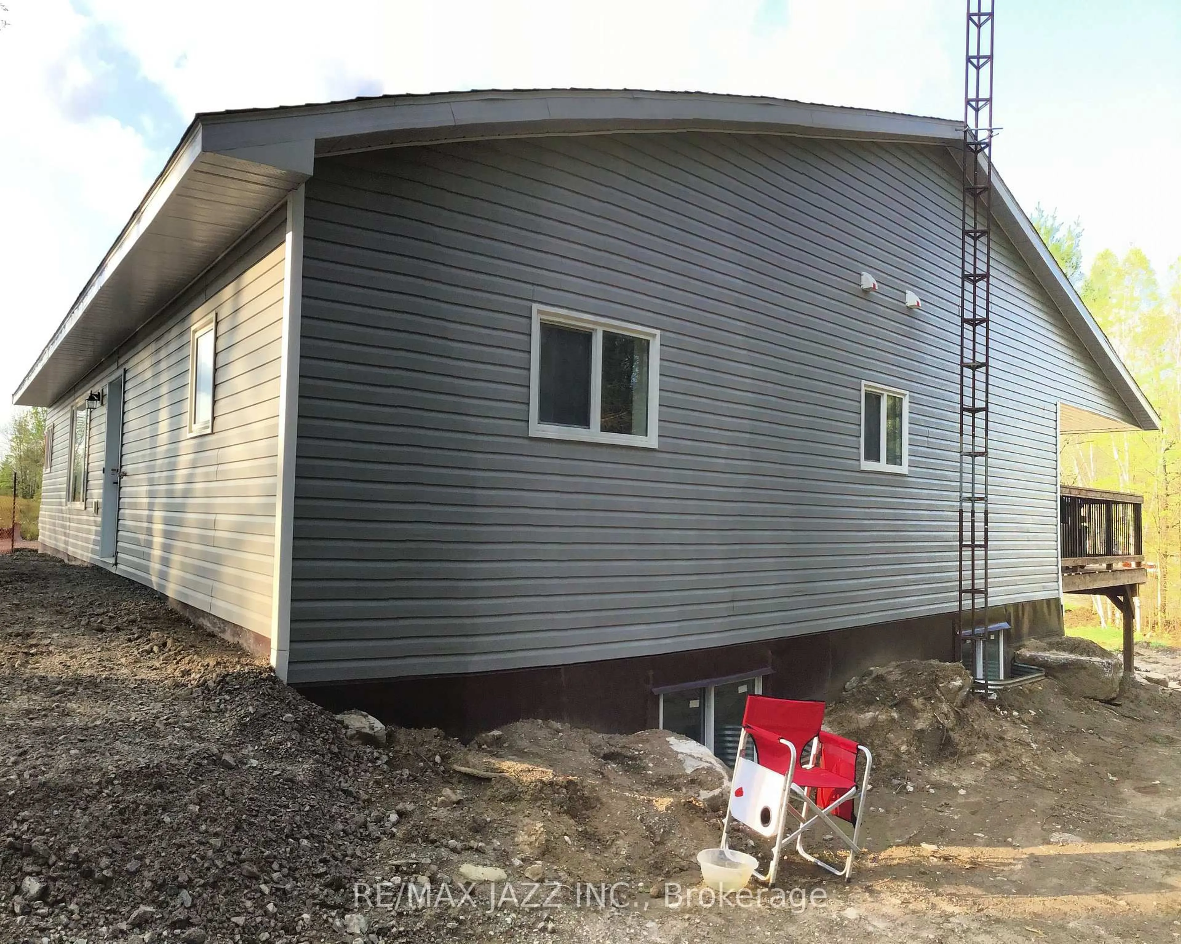 Home with vinyl exterior material, building for 1167 Belmont Township 2 Line, Havelock-Belmont-Methuen Ontario K0L 1Z0