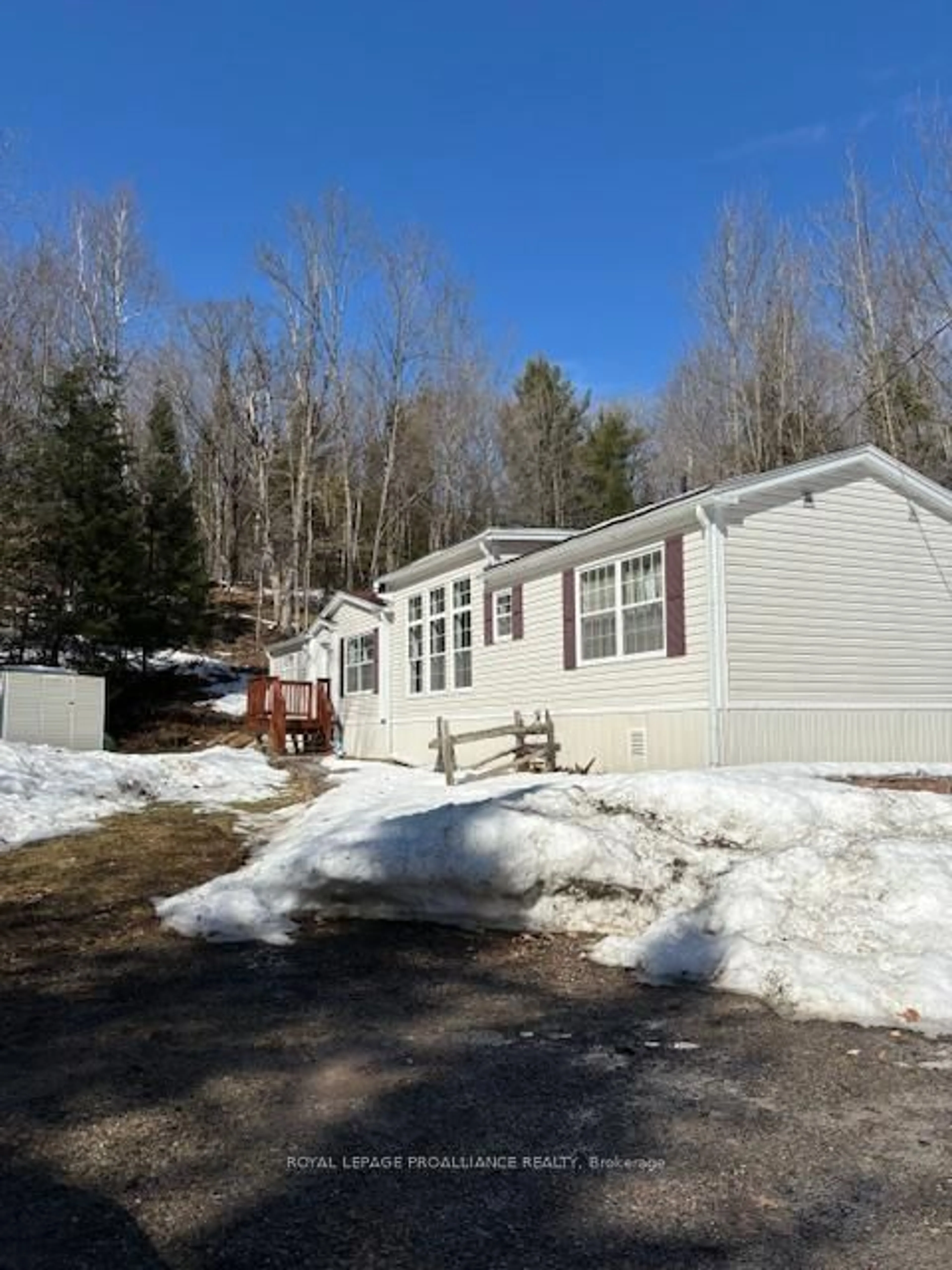 Home with vinyl exterior material, unknown for 230 Coe Island Lake Rd, Bancroft Ontario K0L 1C0