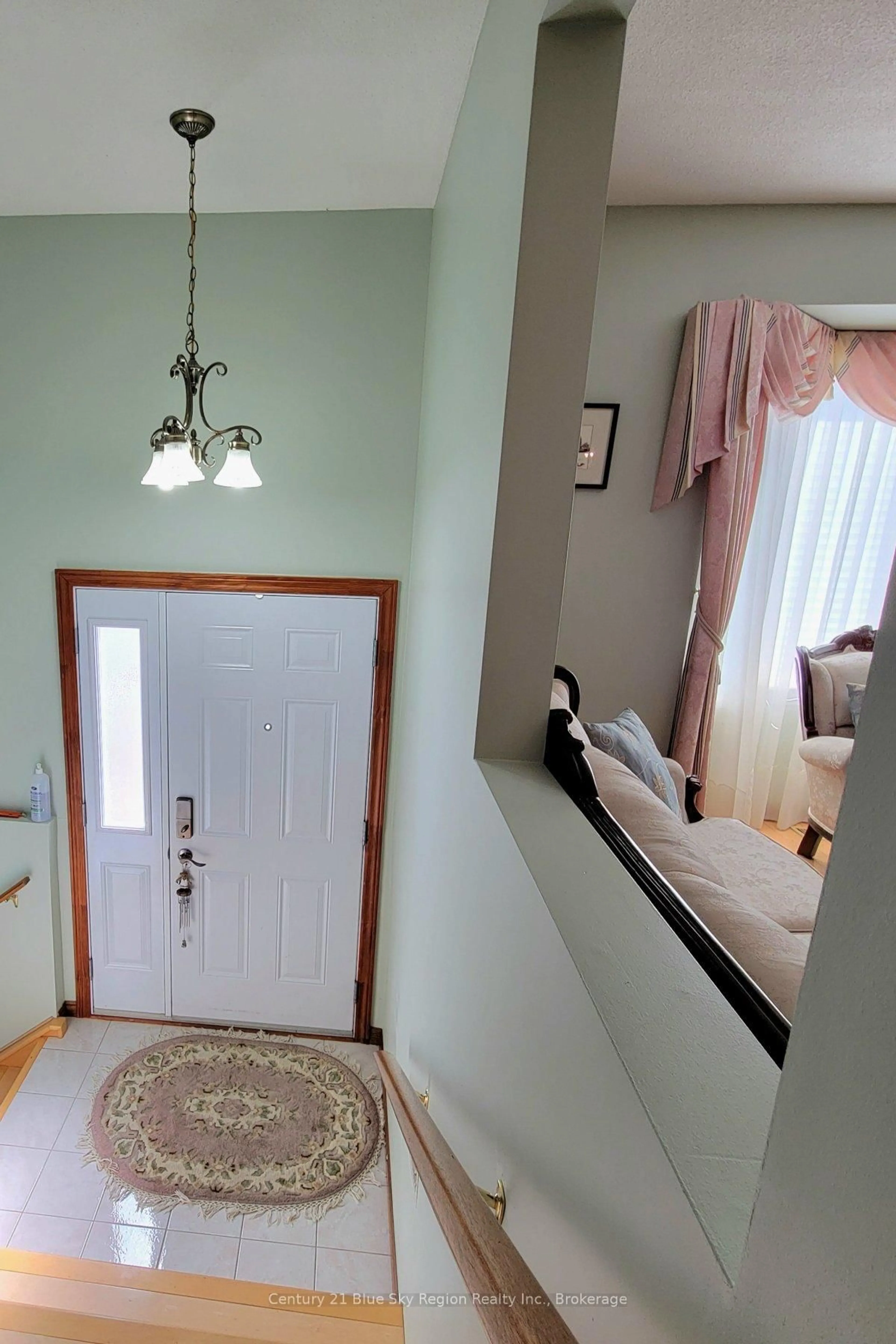 Indoor entryway for 624 Lakeshore Dr #40, North Bay Ontario P1A 2E8