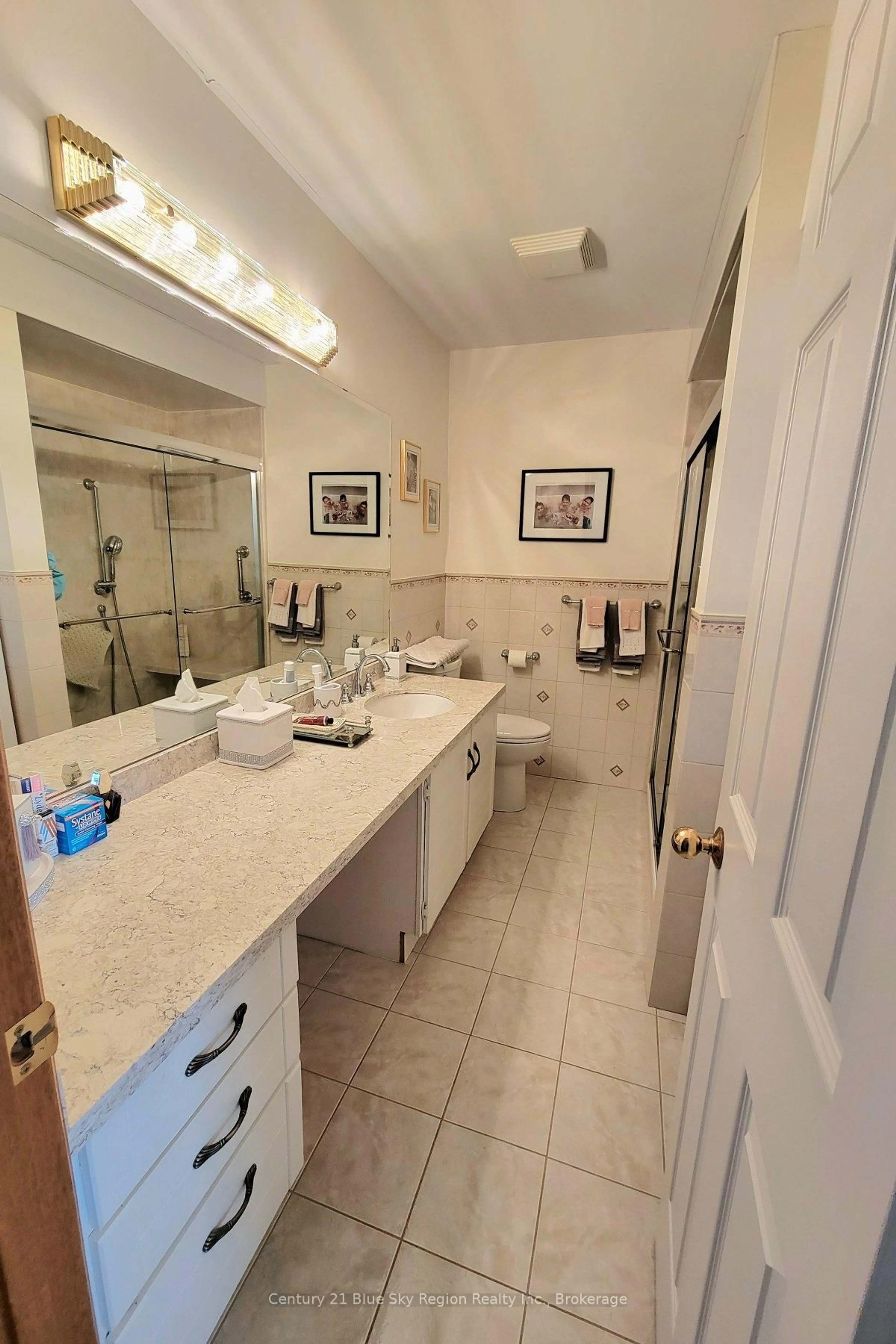 Standard bathroom, ceramic/tile floor for 624 Lakeshore Dr #40, North Bay Ontario P1A 2E8