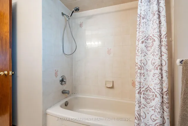 Additional property image - 35 Republic Ave