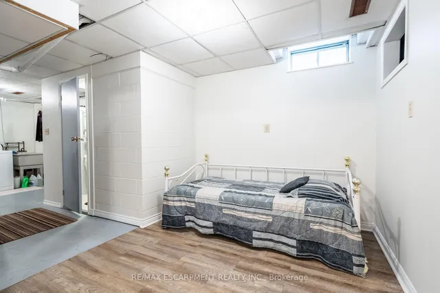 Additional property image - 35 Republic Ave