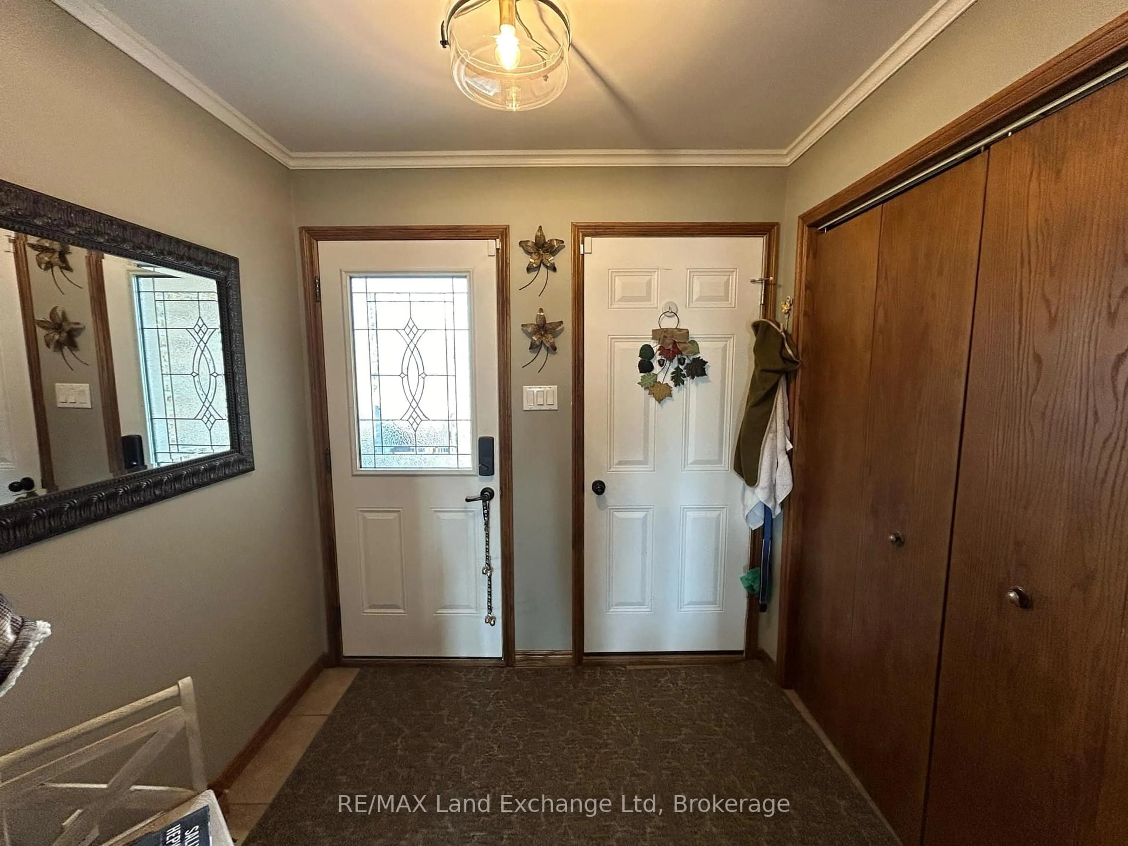 Indoor entryway for 1 Crawford St, North Huron Ontario N0G 2W0