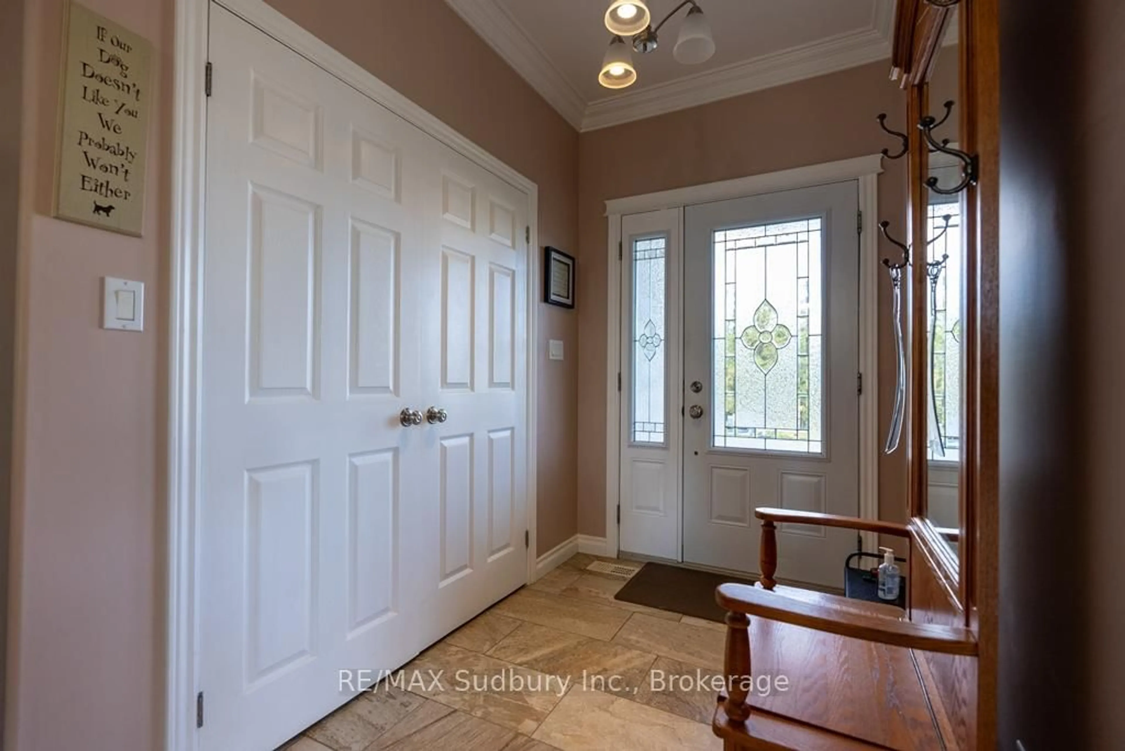 Indoor entryway for 2950 Radar Rd, Greater Sudbury Ontario P3L 1V5