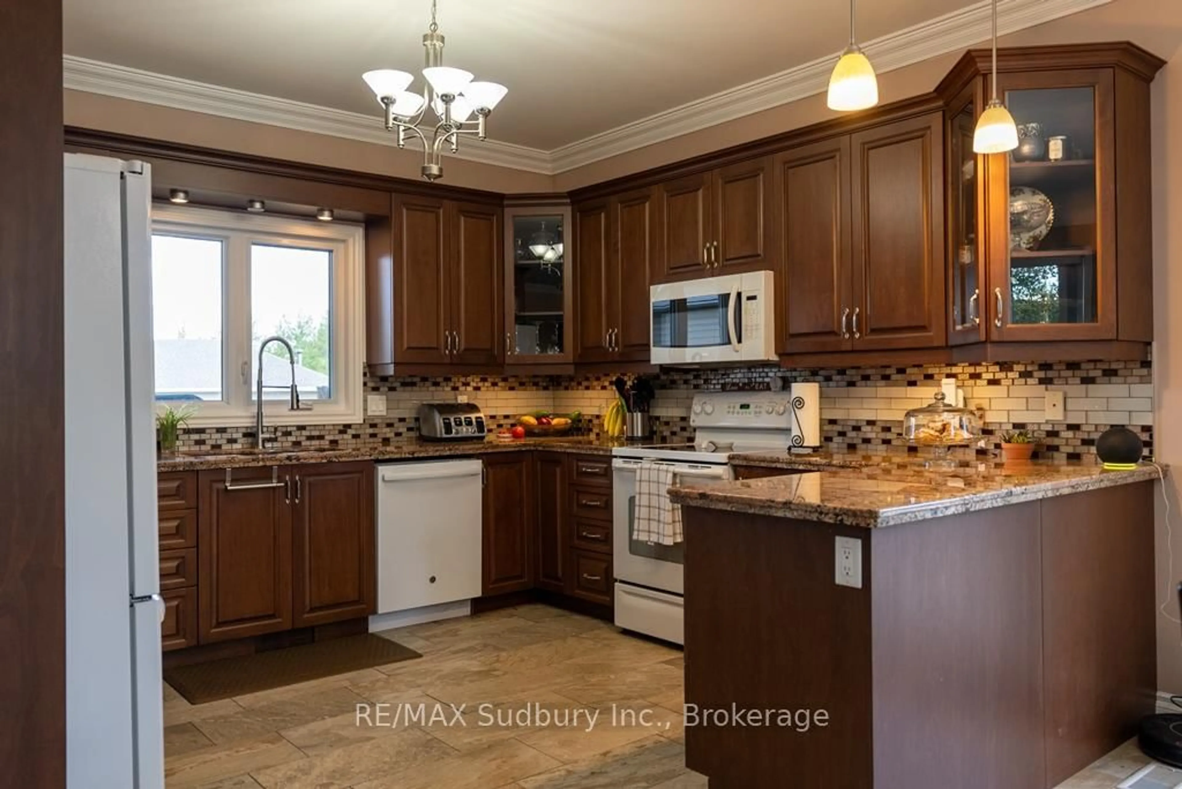 Open concept kitchen, ceramic/tile floor for 2950 Radar Rd, Greater Sudbury Ontario P3L 1V5