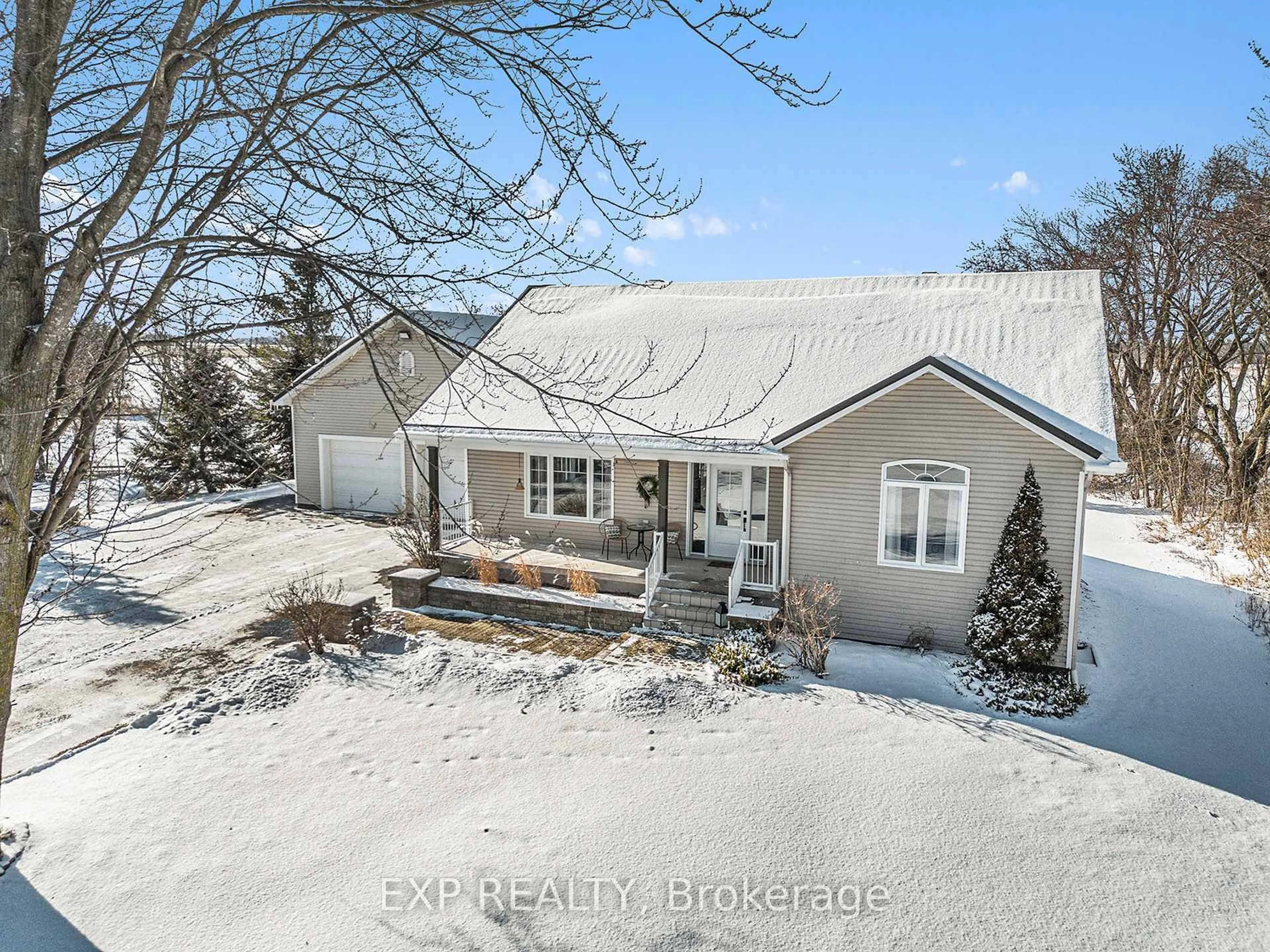 A pic from outside/outdoor area/front of a property/back of a property/a pic from drone, unknown for 1508 St Andre Rd, Russell Ontario K0A 1W0