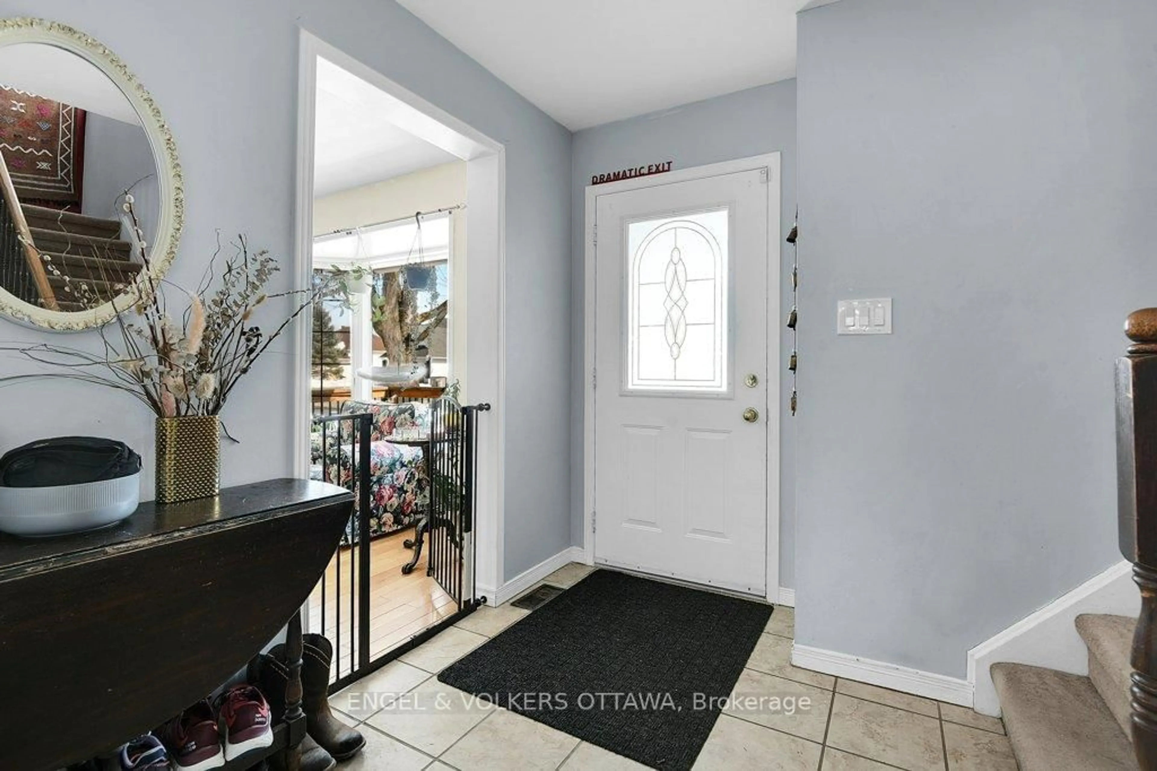 Indoor entryway for 29 Gale St, Almonte Ontario K0A 1A0