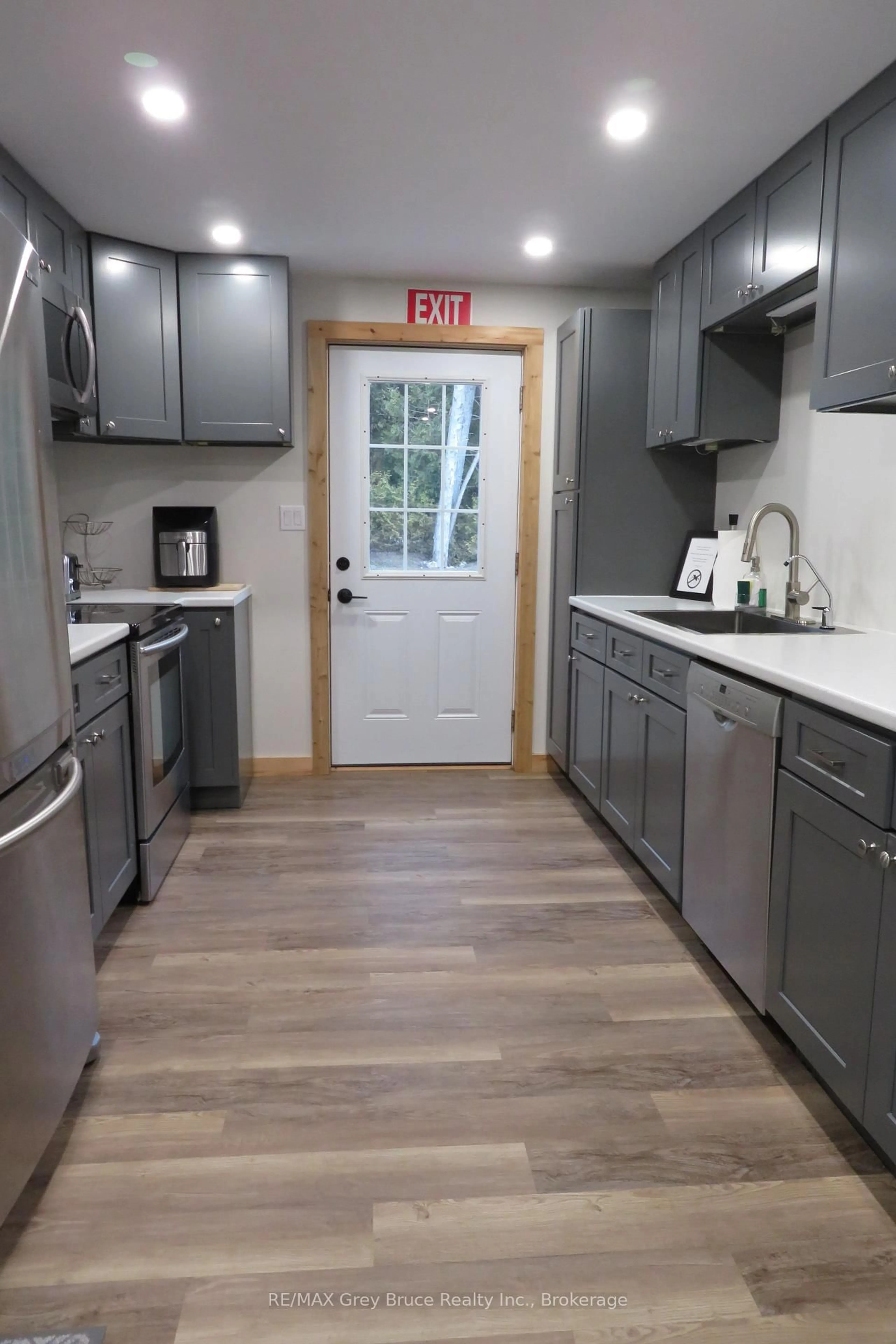 Open concept kitchen, unknown for 597 Stokes Bay Rd, Northern Bruce Peninsula Ontario N0H 2M0