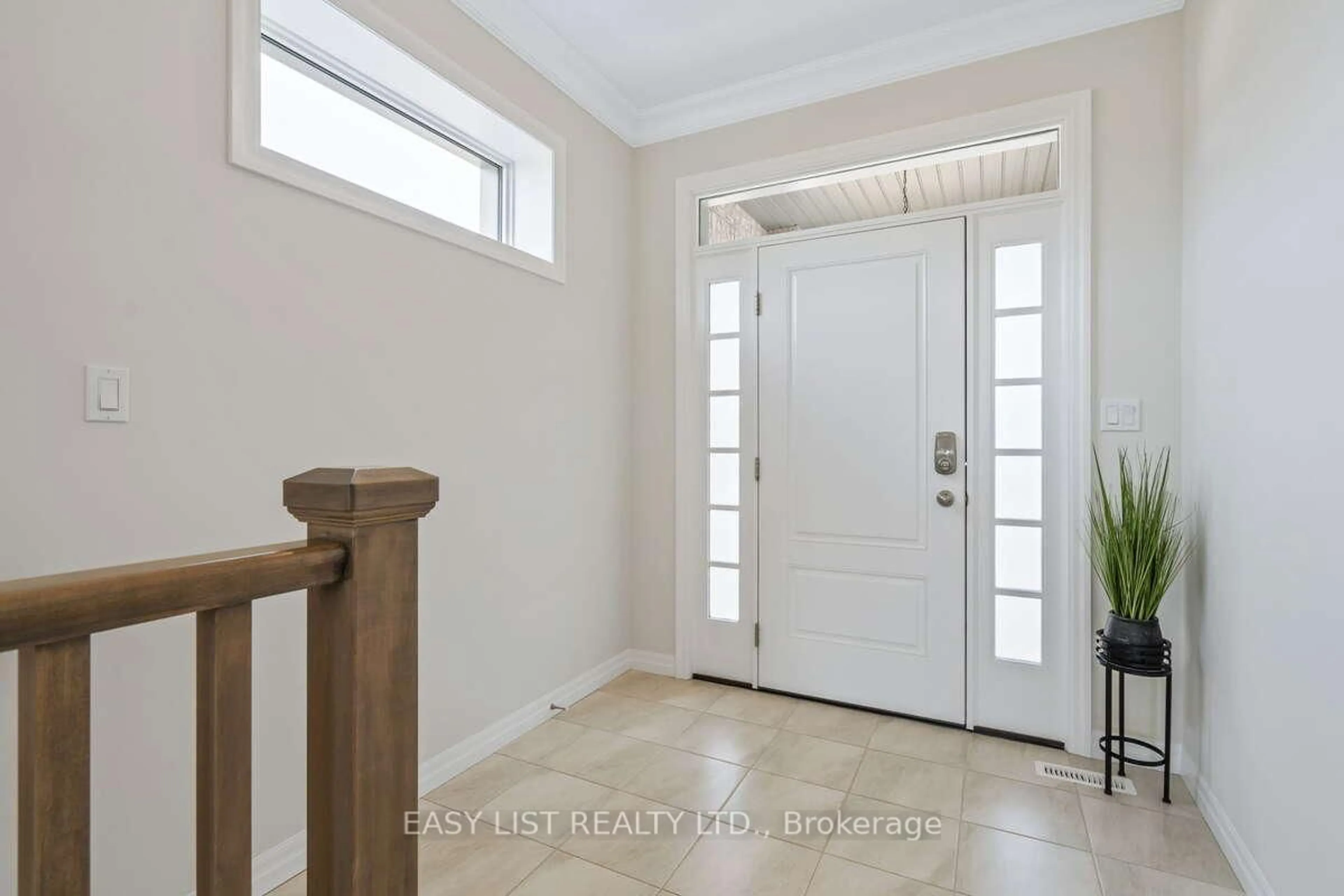 Indoor entryway for 2 Coulthard St, Tillsonburg Ontario N4G 0J3