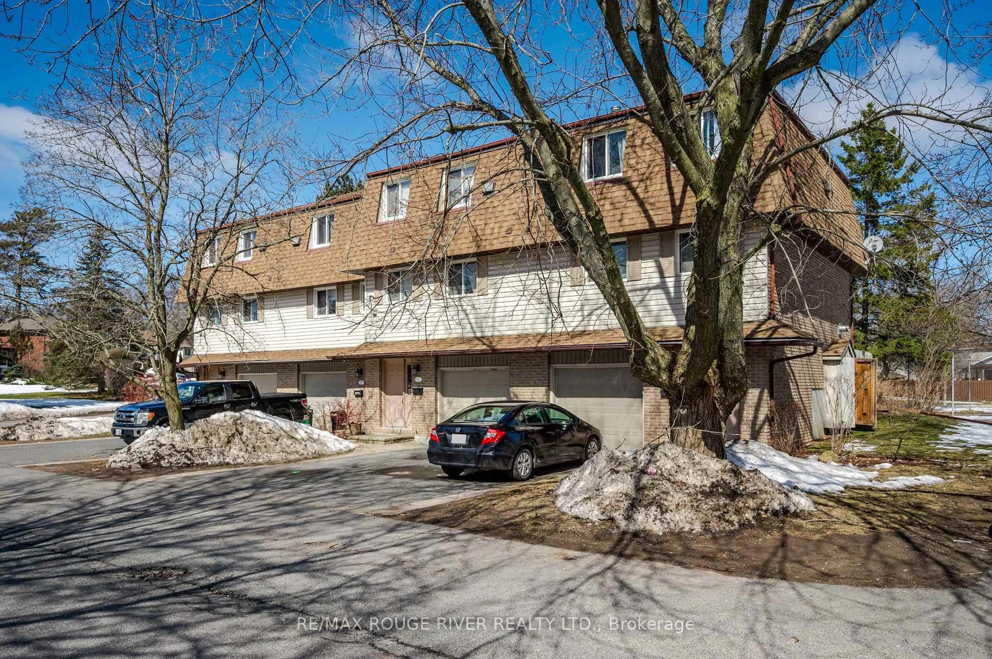 A pic from outside/outdoor area/front of a property/back of a property/a pic from drone, street for 30 Champlain Cres #24, Peterborough North Ontario K9L 1T1