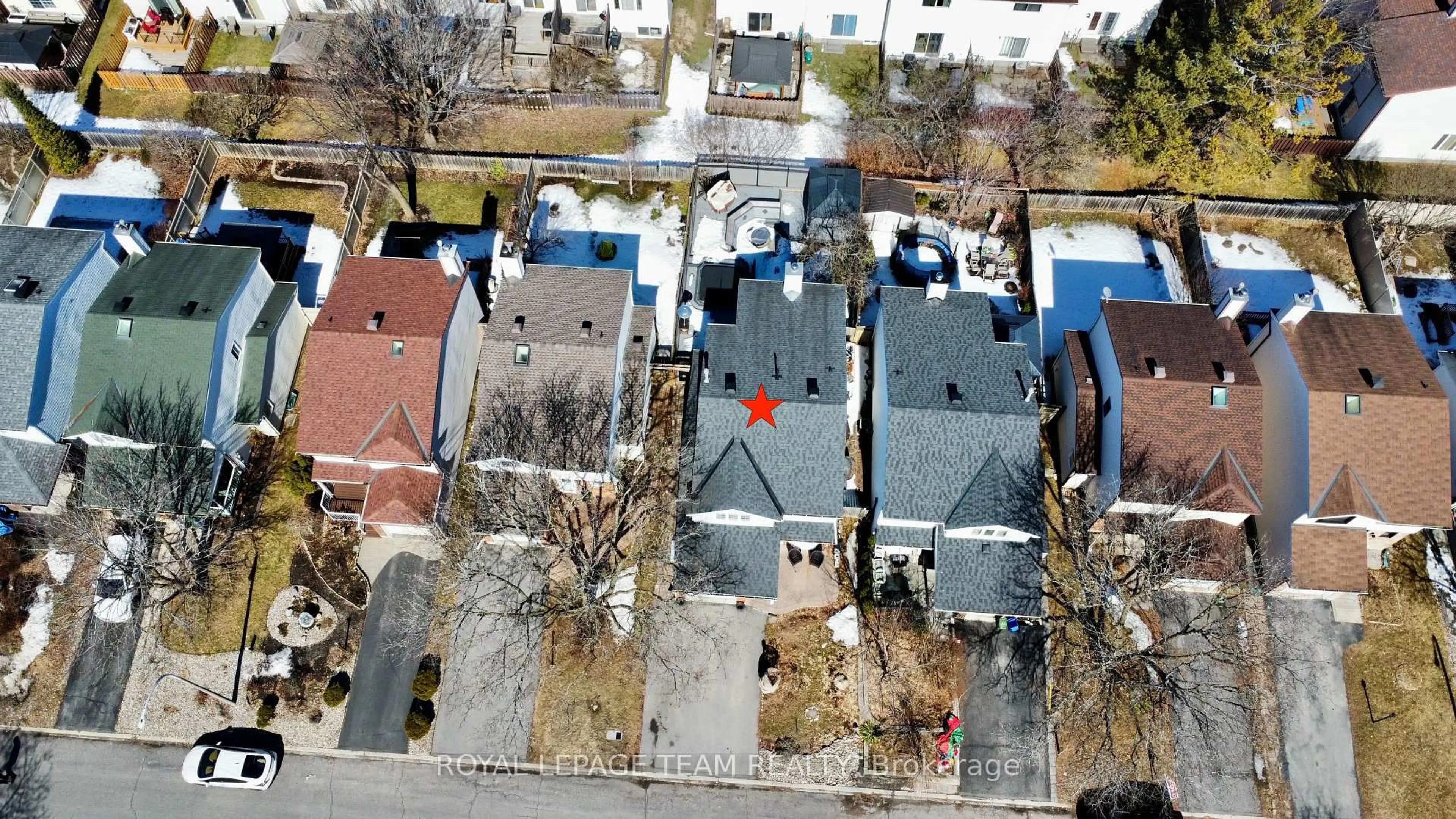 A pic from outside/outdoor area/front of a property/back of a property/a pic from drone, city buildings view from balcony for 1765 Bromont Way, Ottawa Ontario K1C 5K1