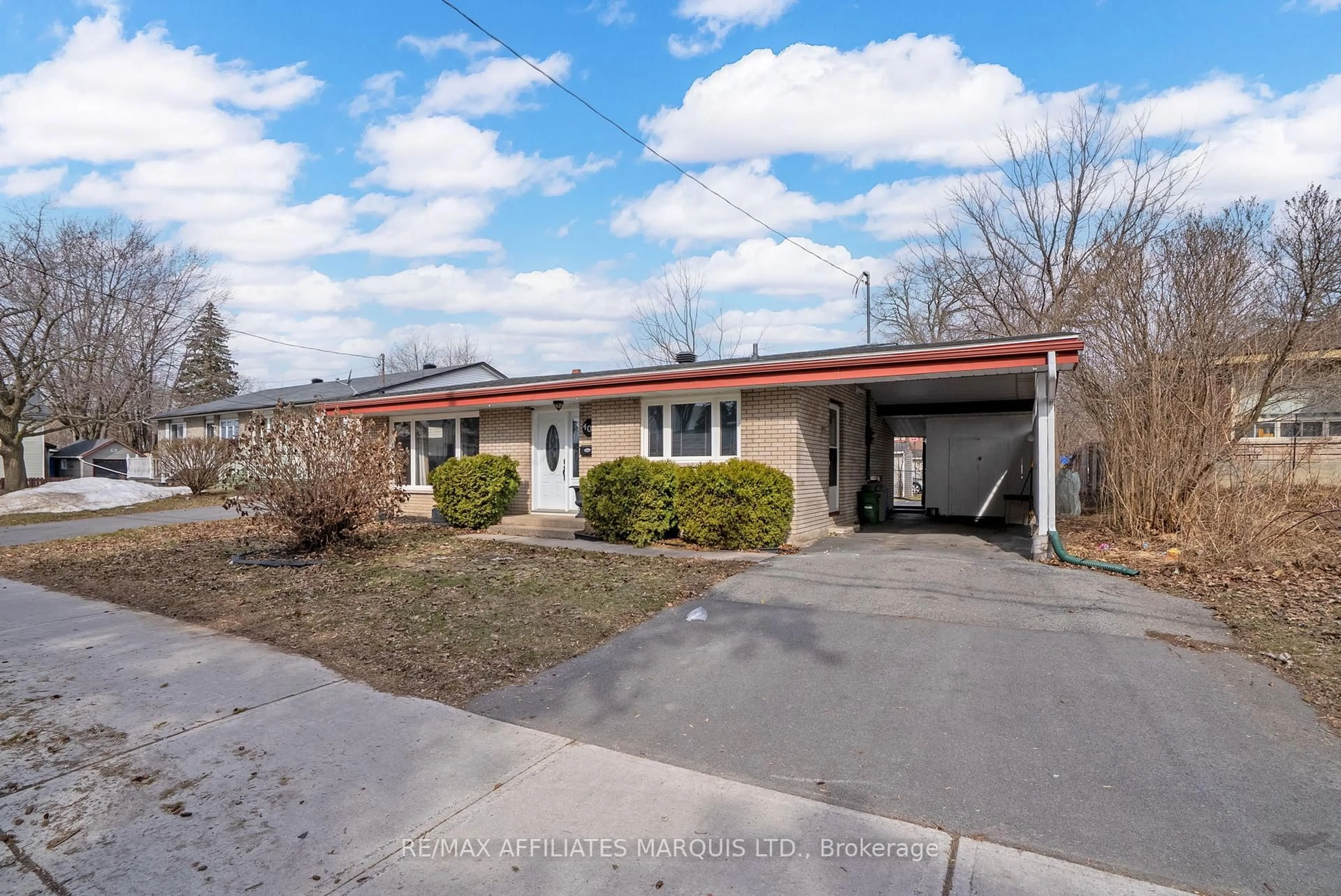 A pic from outside/outdoor area/front of a property/back of a property/a pic from drone, street for 407 First St, Cornwall Ontario K6H 1L6