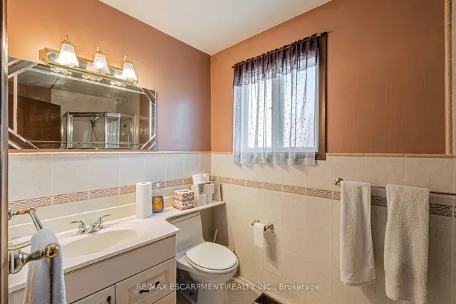 Additional property image - 20 Harvard Pl